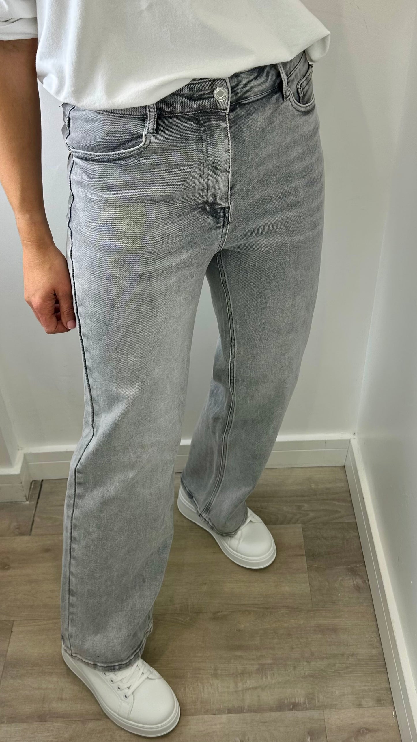 GREY WASHED DAD FIT JEANS