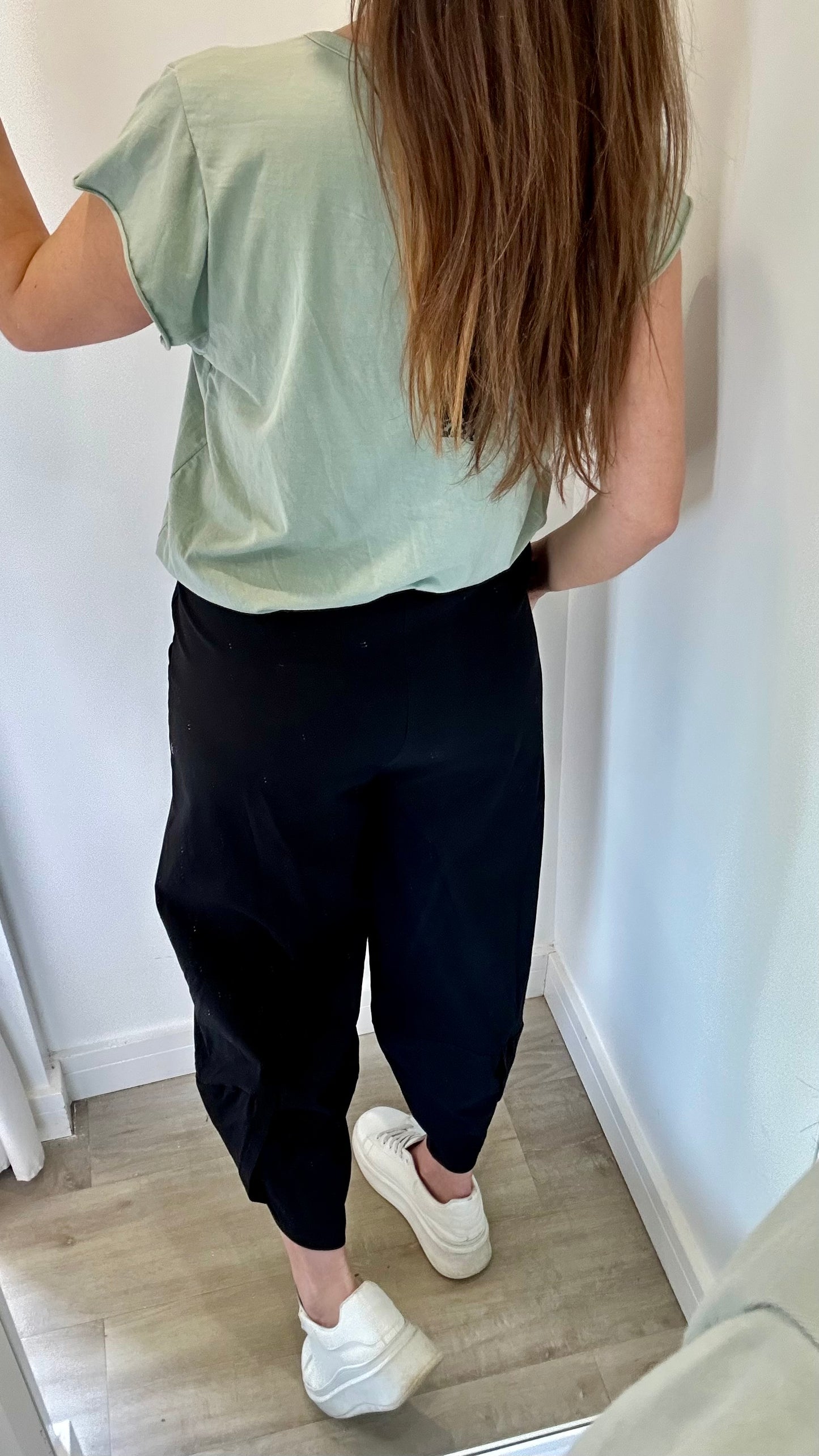 BLACK CROPPED POCKET TROUSERS