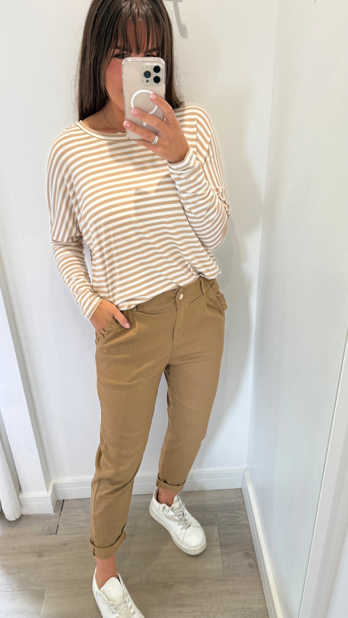 CAMEL CHINO MAGIC PANT WITH FRILL POCKET