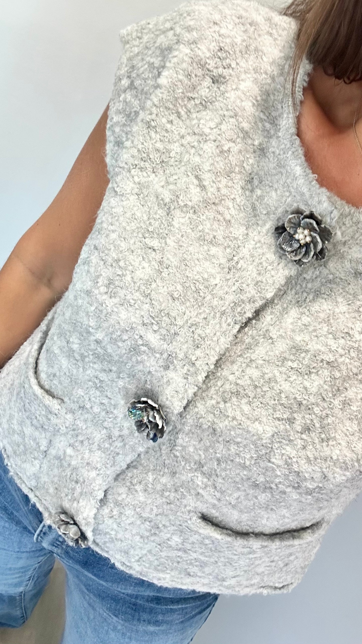 CAP SLEEVE BOUCLE-STYLE WAISTCOAT TOP WITH FLOWER BUTTONS