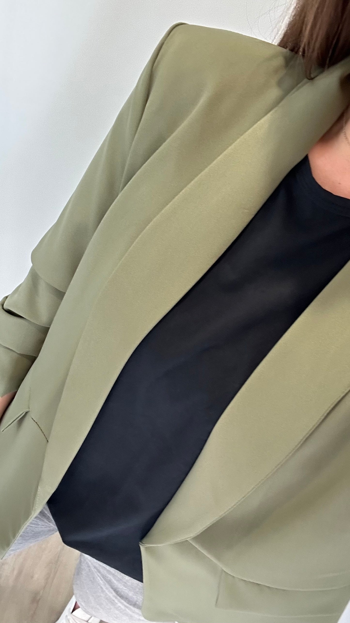 KHAKI RUCHED SLEEVE BLAZER