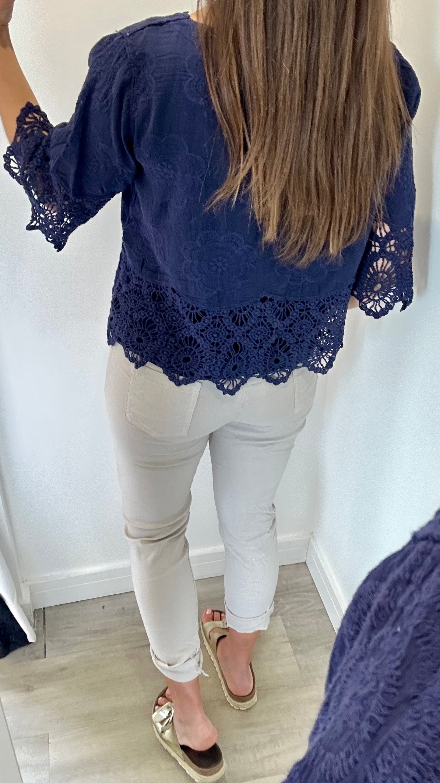 NAVY FLORAL APPLIQUE V NECK TOP