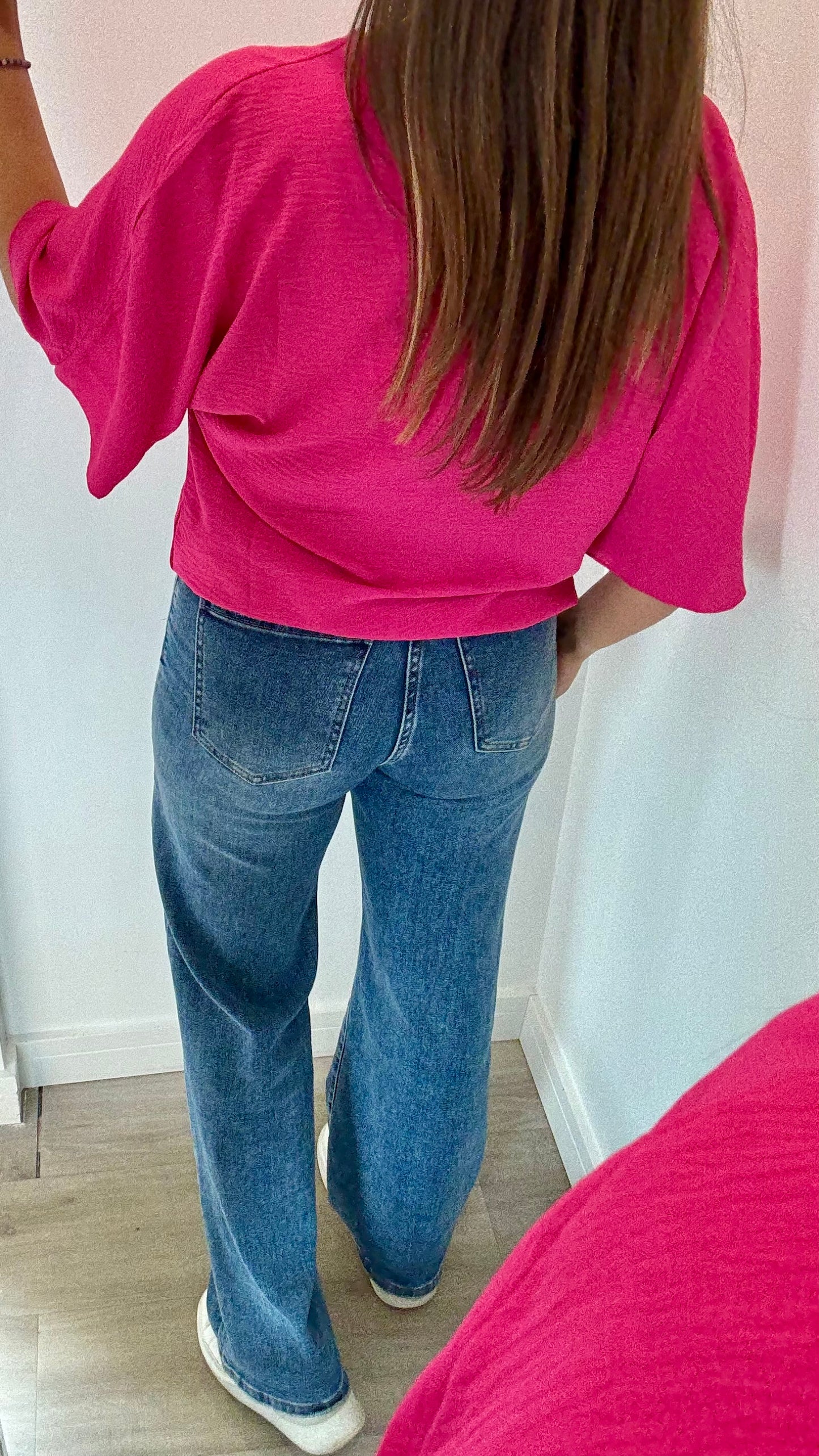 BRIGHT PINK FLOATY SLEEVE BUTTON TOP