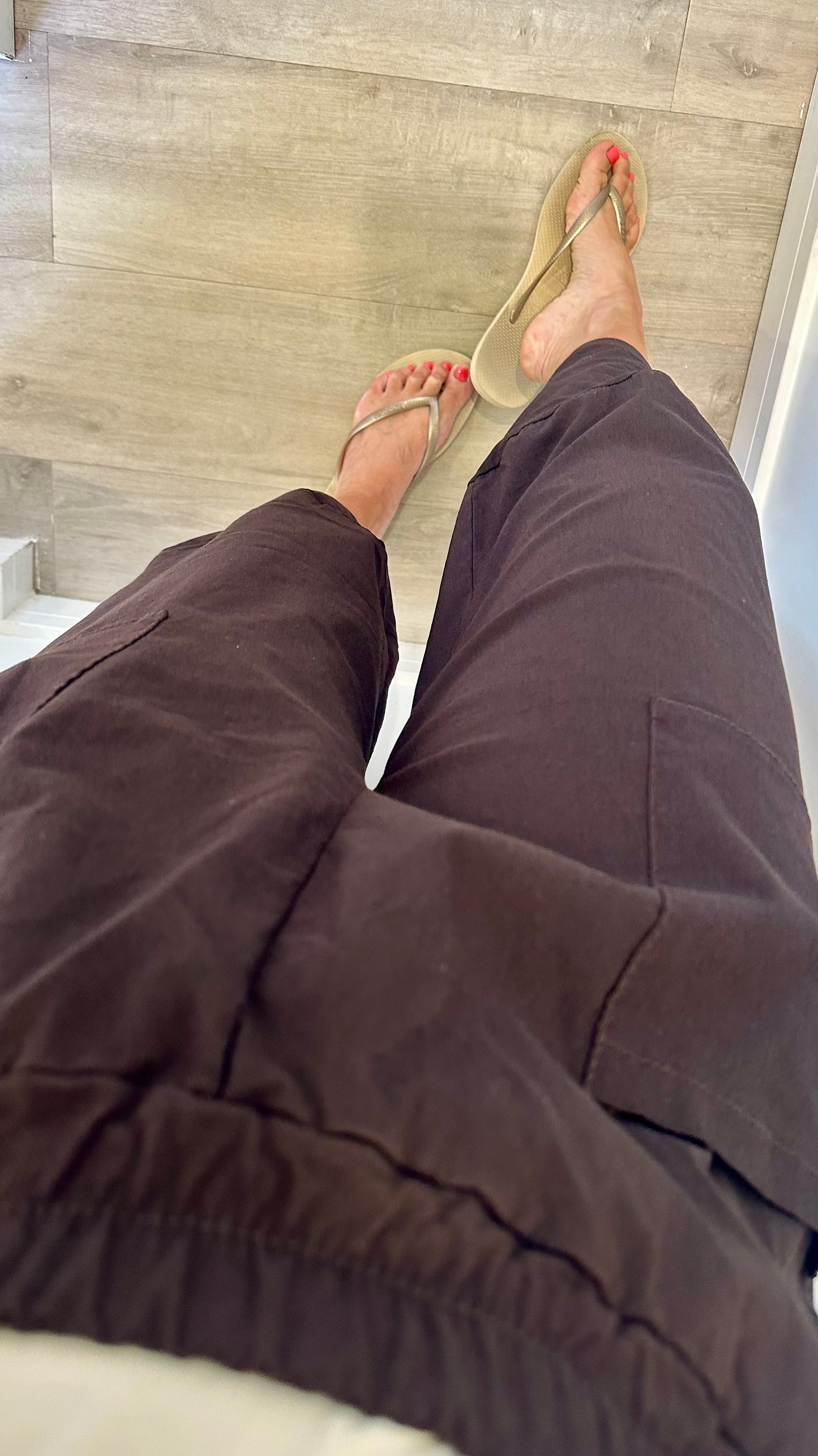 BROWN CROPPED POCKET TROUSERS