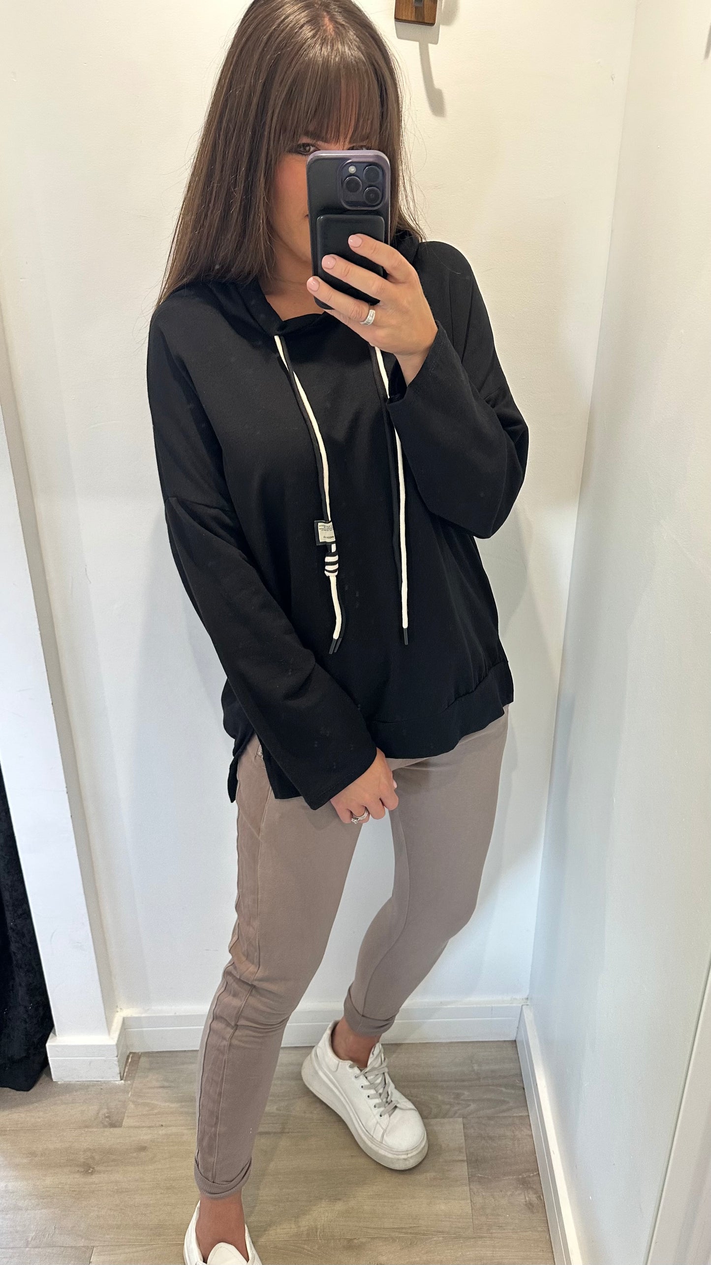 BLACK PLAIN LIGHTWEIGHT HOODIE