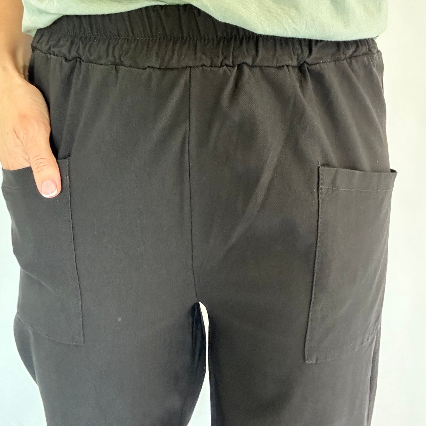 BLACK CROPPED POCKET TROUSERS