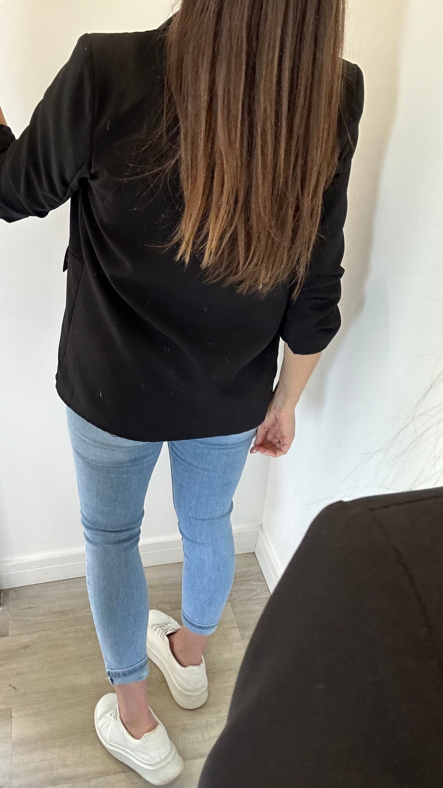 BLACK RUCHED SLEEVE BLAZER