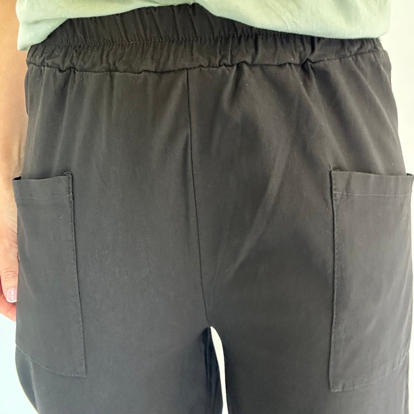 BLACK CROPPED POCKET TROUSERS