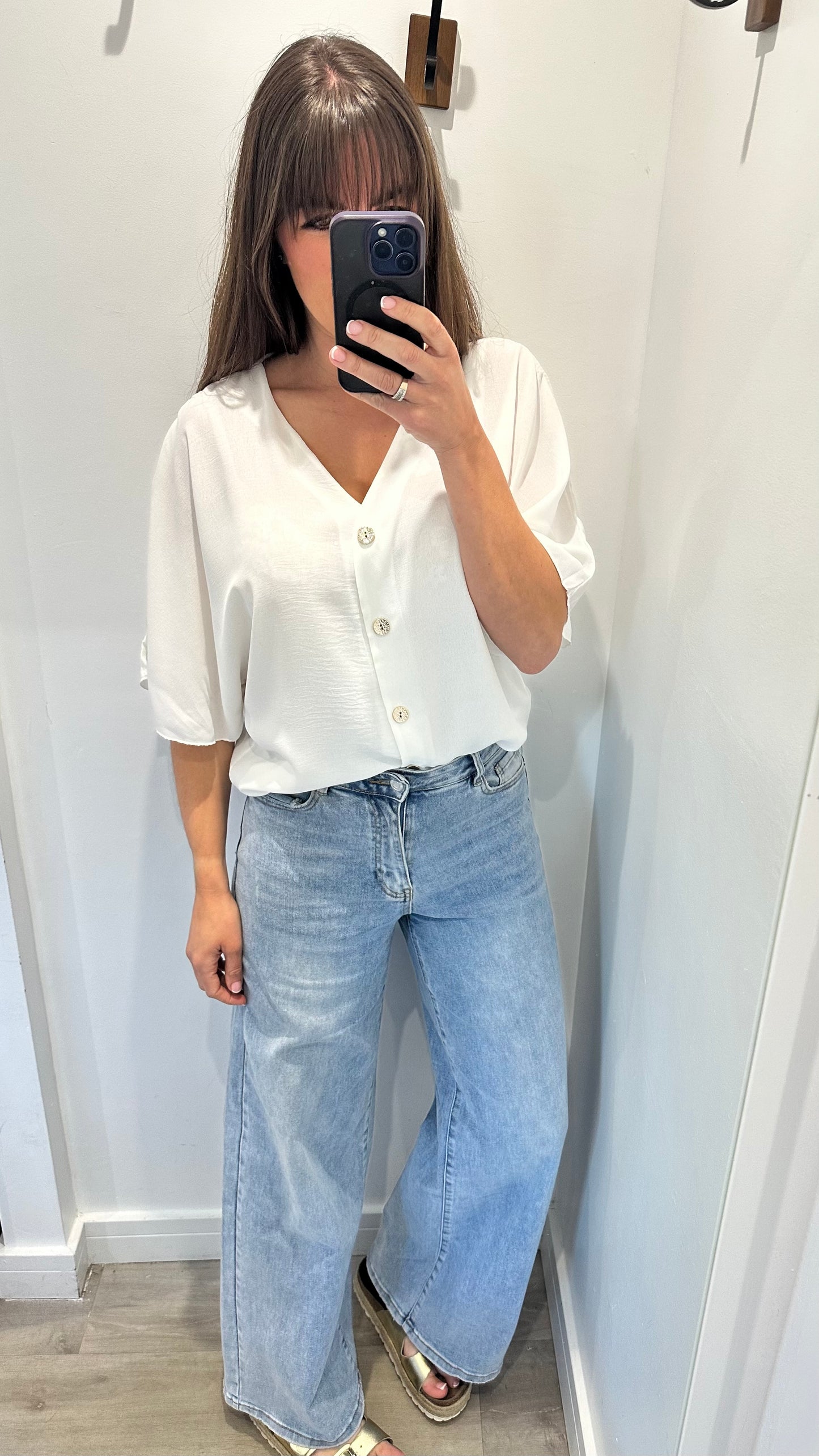 WHITE FLOATY SLEEVE BUTTON TOP