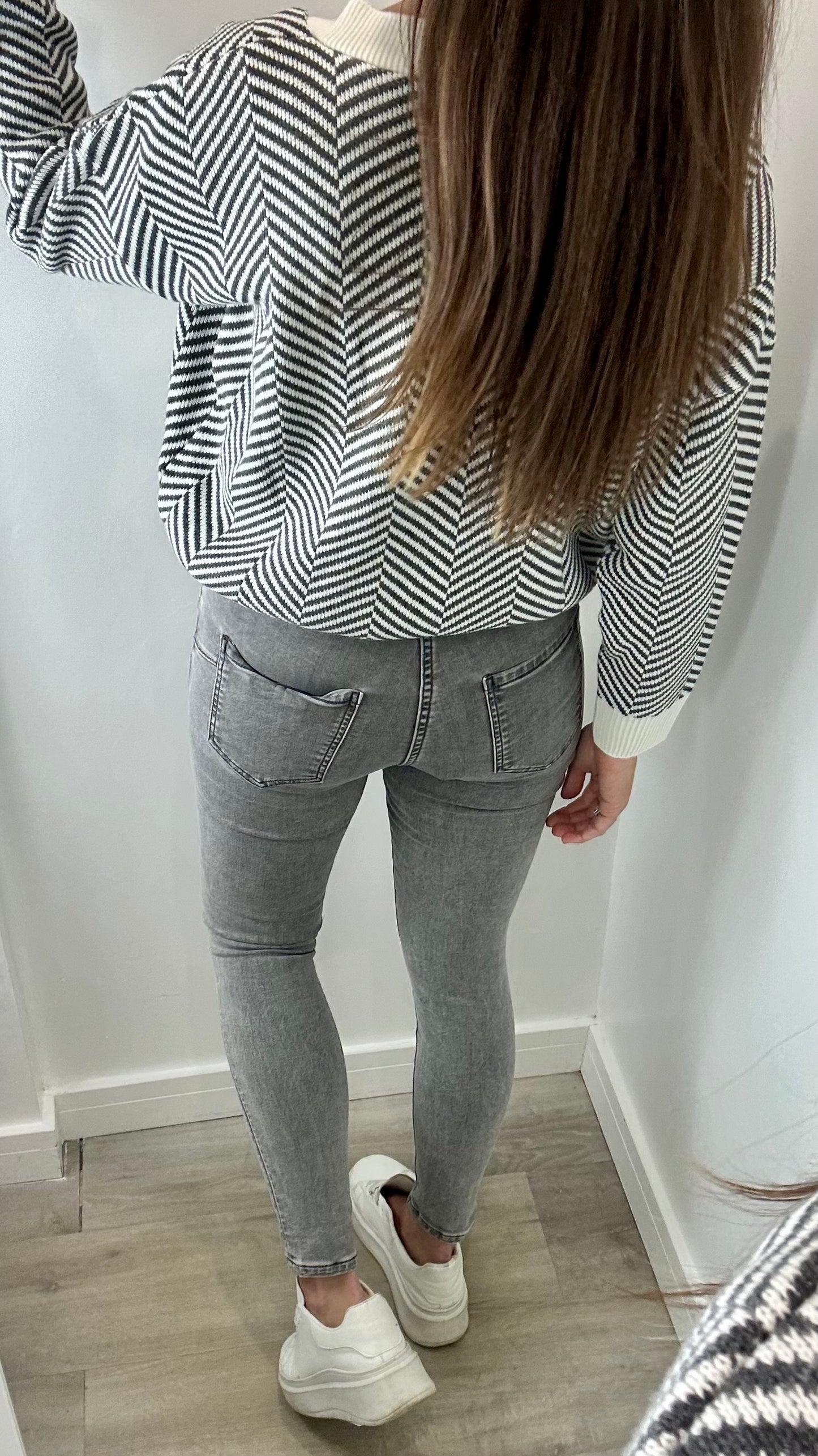GREY TOCADO JEANS