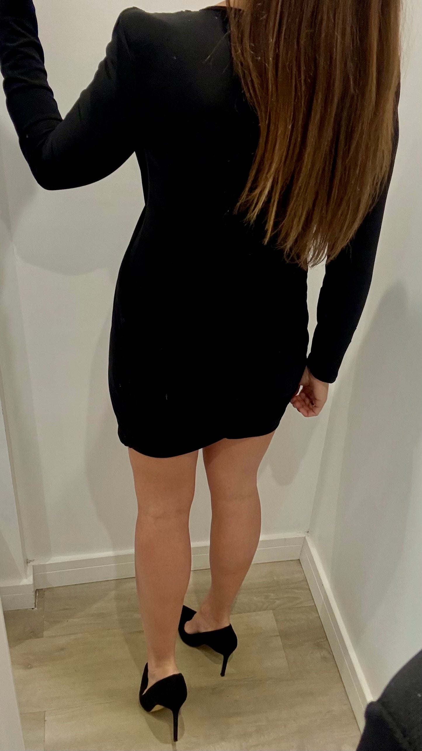 BLACK WRAP STYLE V-NECK DRESS