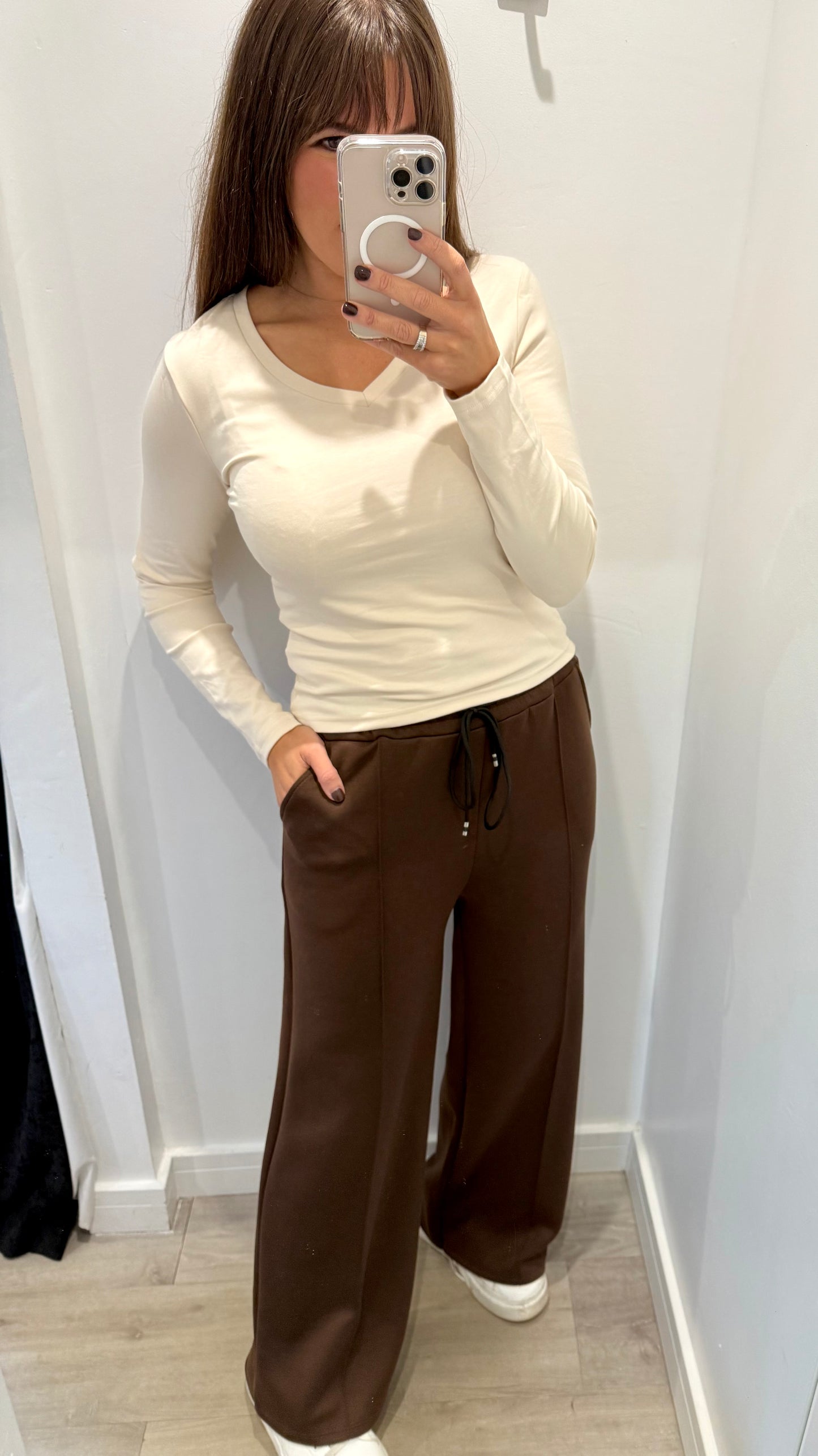 CREAM V-NECK STRETCH BASIC TOP