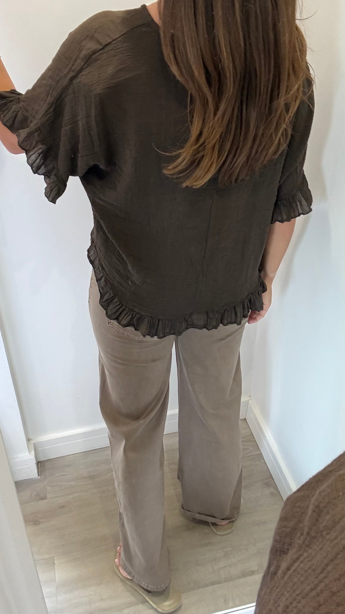 FRILL HEM COTTON TOP – CHOCOLATE