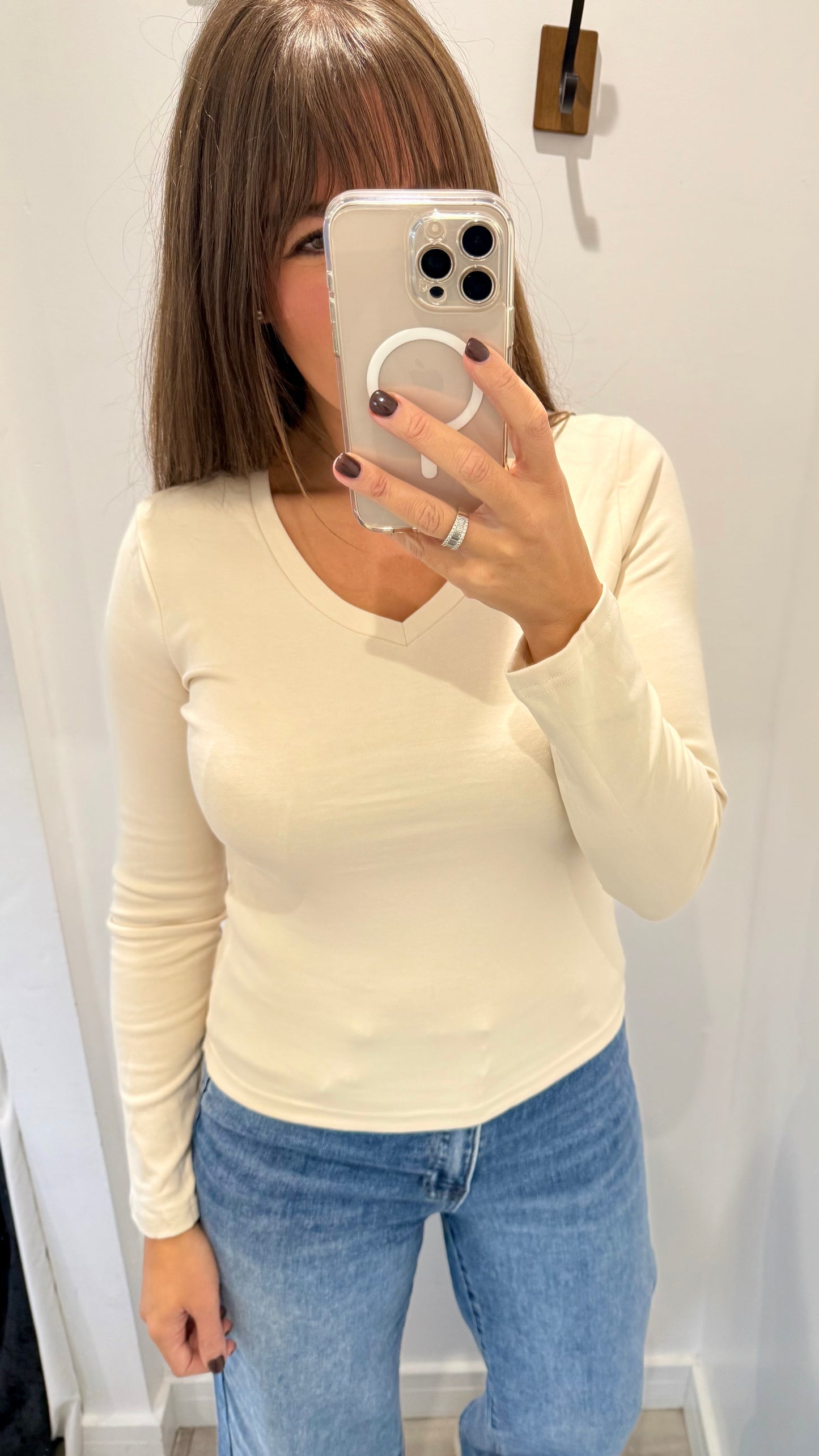 CREAM V-NECK STRETCH BASIC TOP