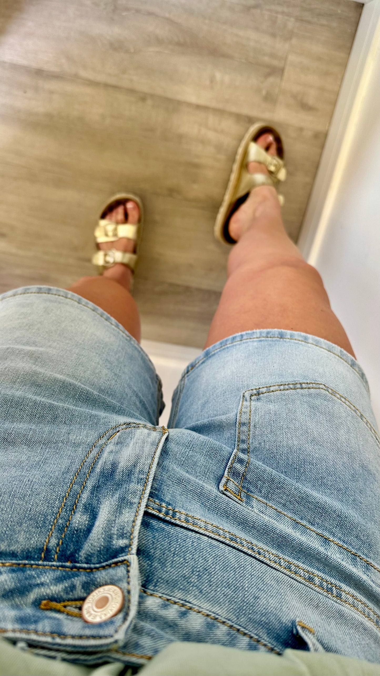 TOXIC DENIM SHORTS