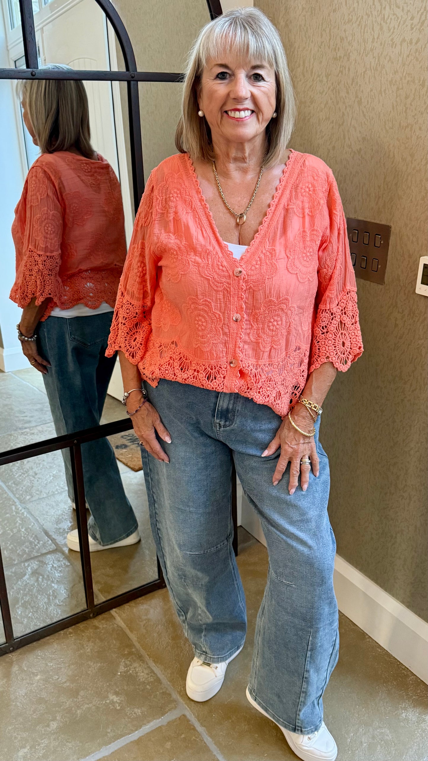SOFT BLUE BARREL-LEG MOM JEANS