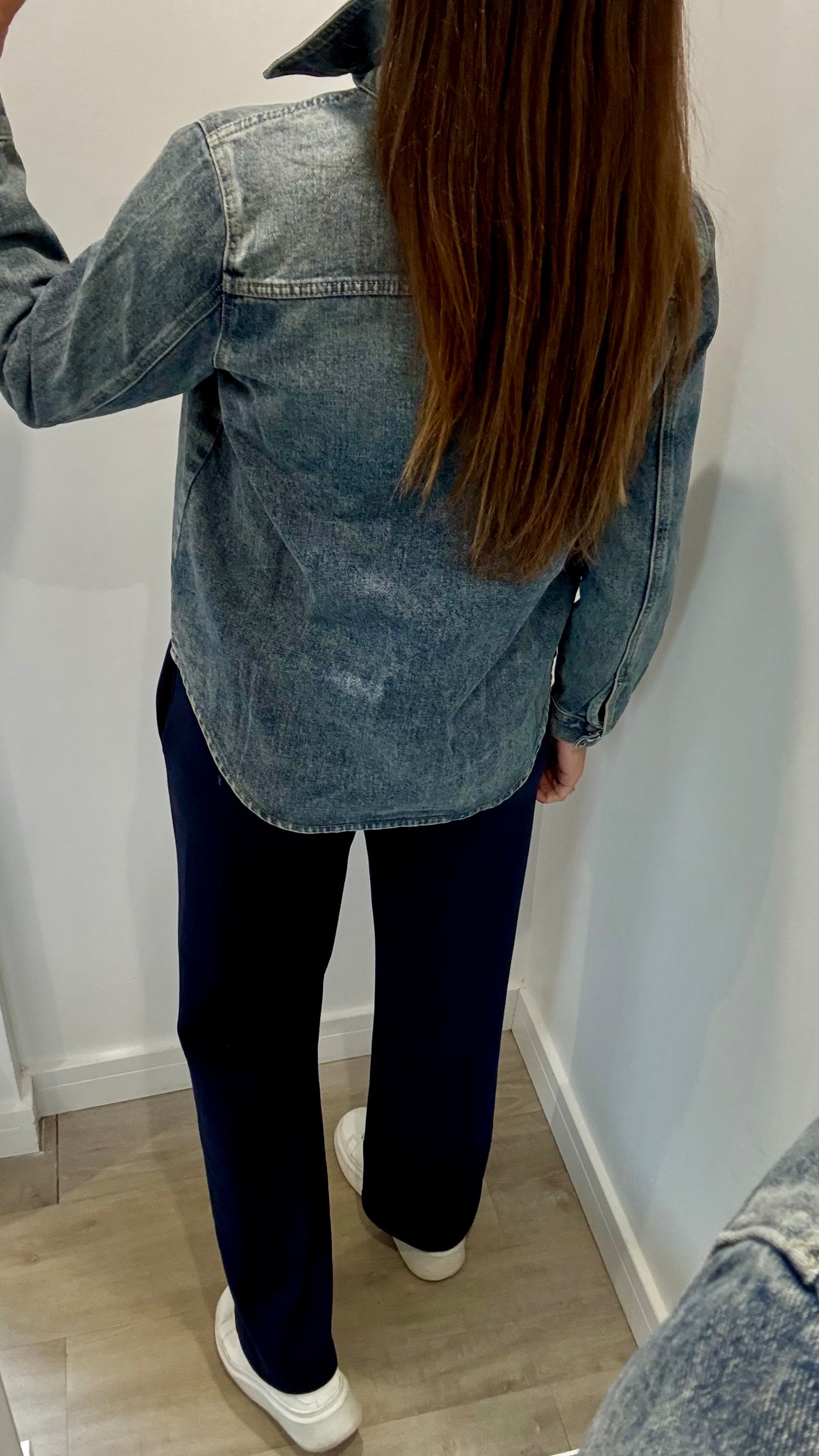 VINTAGE WASH PEARLESCENT BUTTON DENIM SHACKET