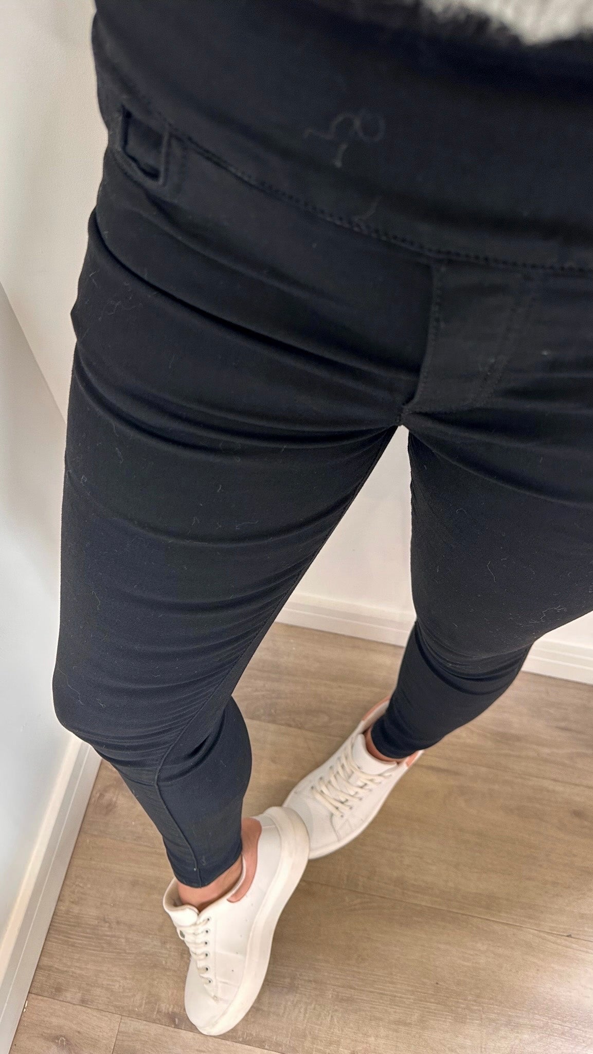 BLACK TOCADO JEANS