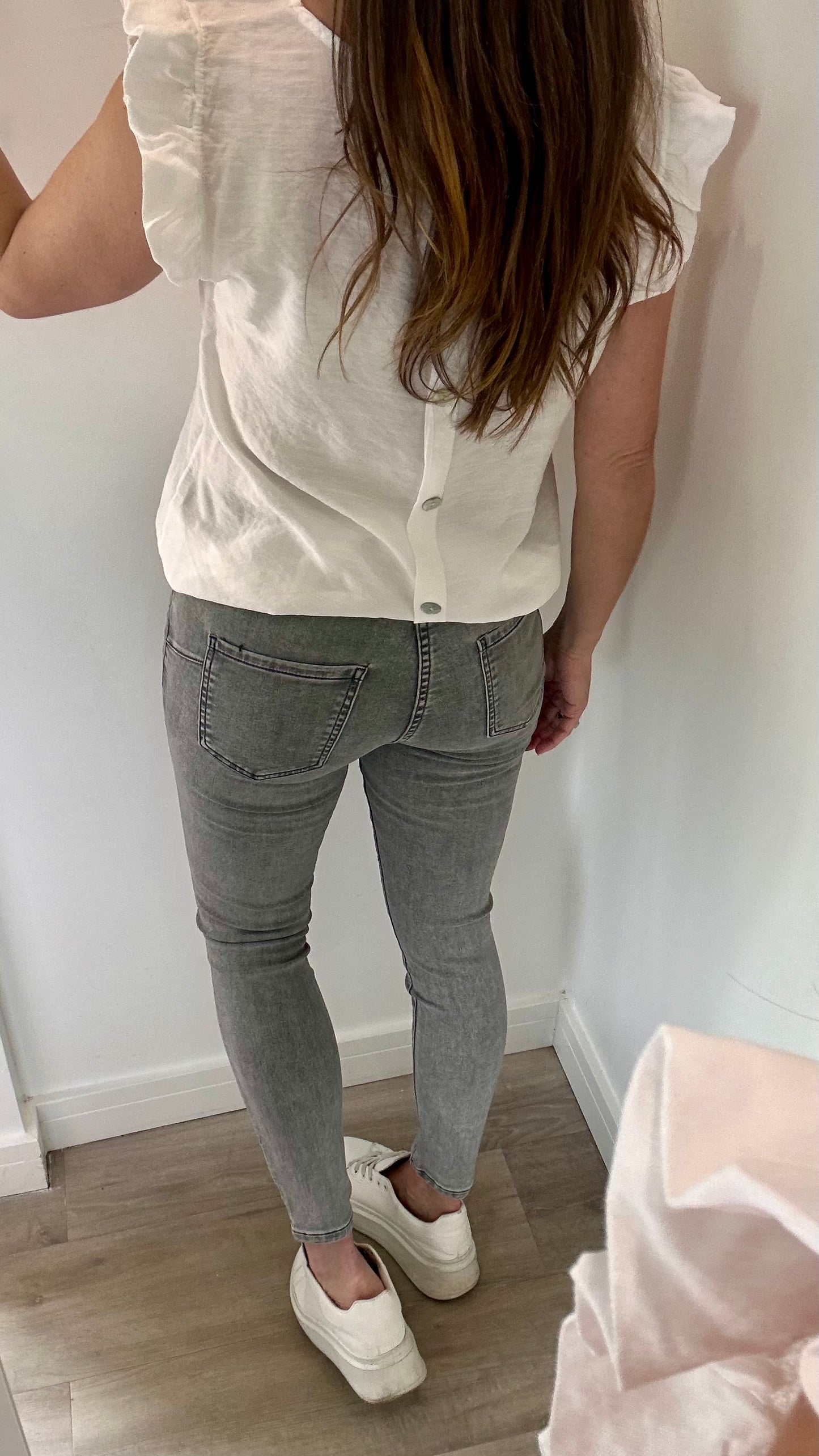 GREY TOCADO JEANS
