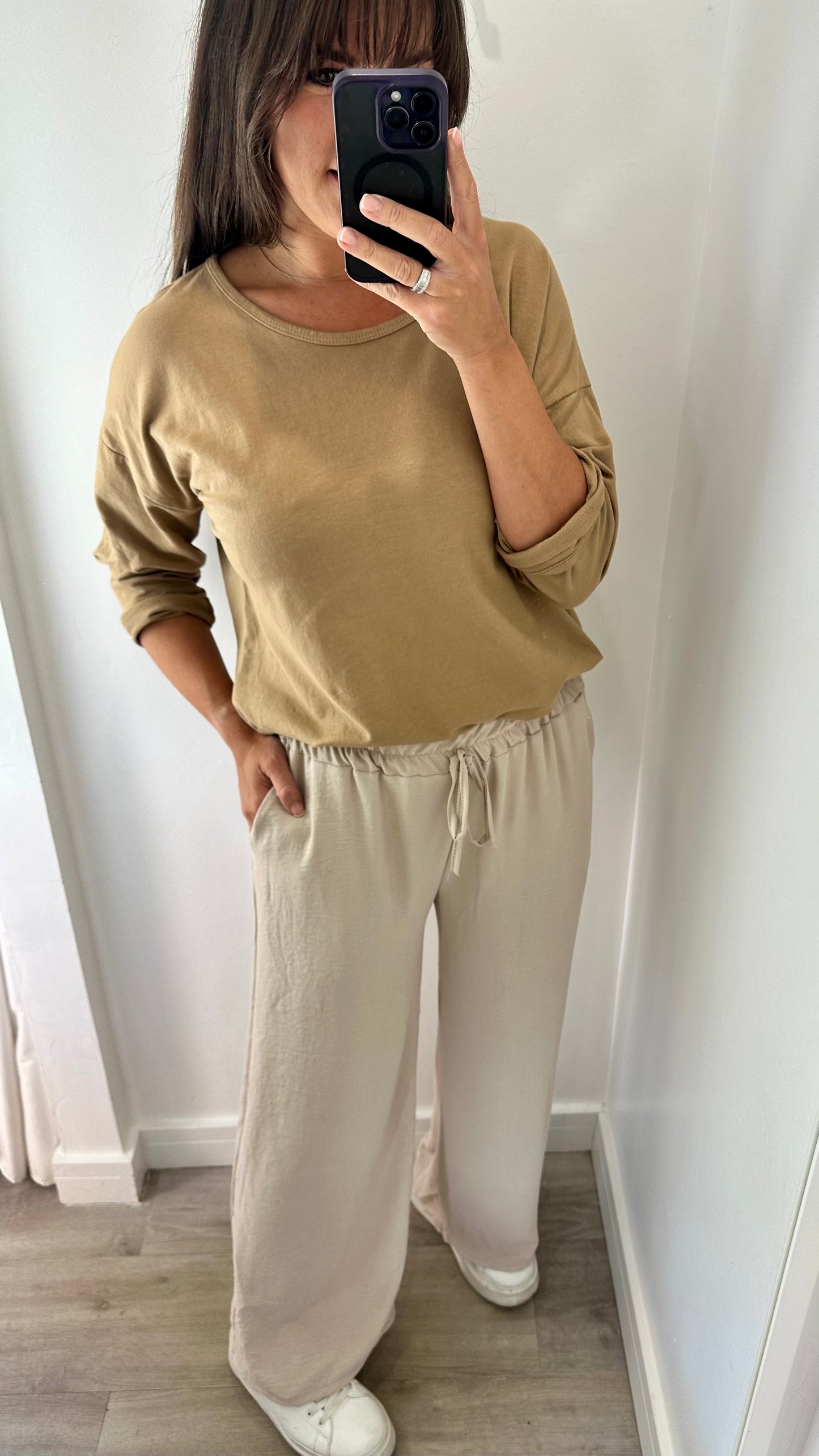 CAMEL ROLL SLEEVE SWEAT TOP