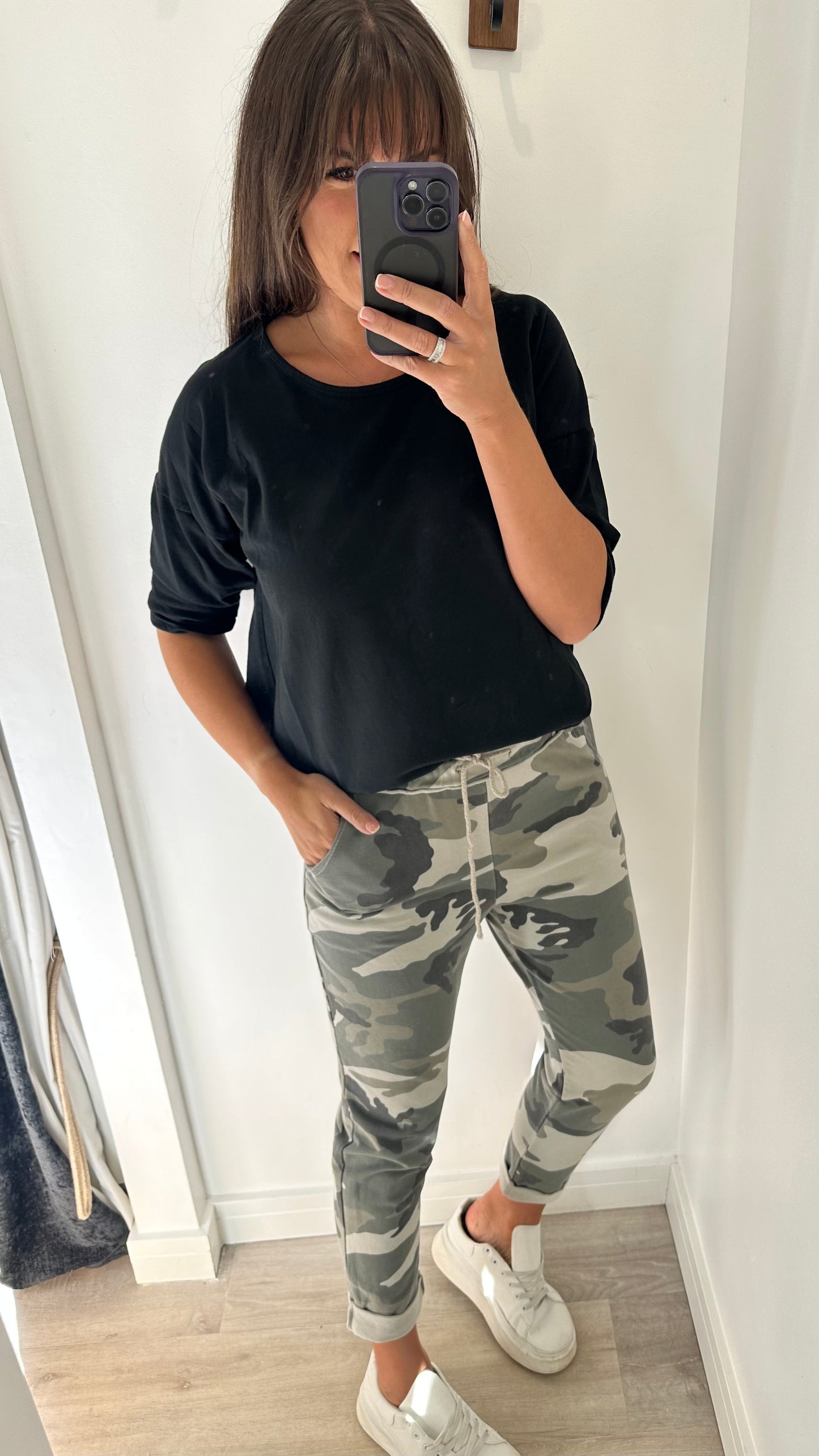 BLACK ROLL SLEEVE SWEAT TOP