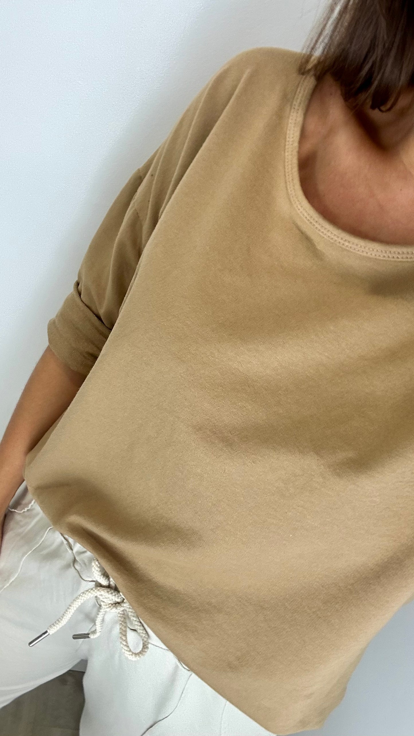 CAMEL ROLL SLEEVE SWEAT TOP