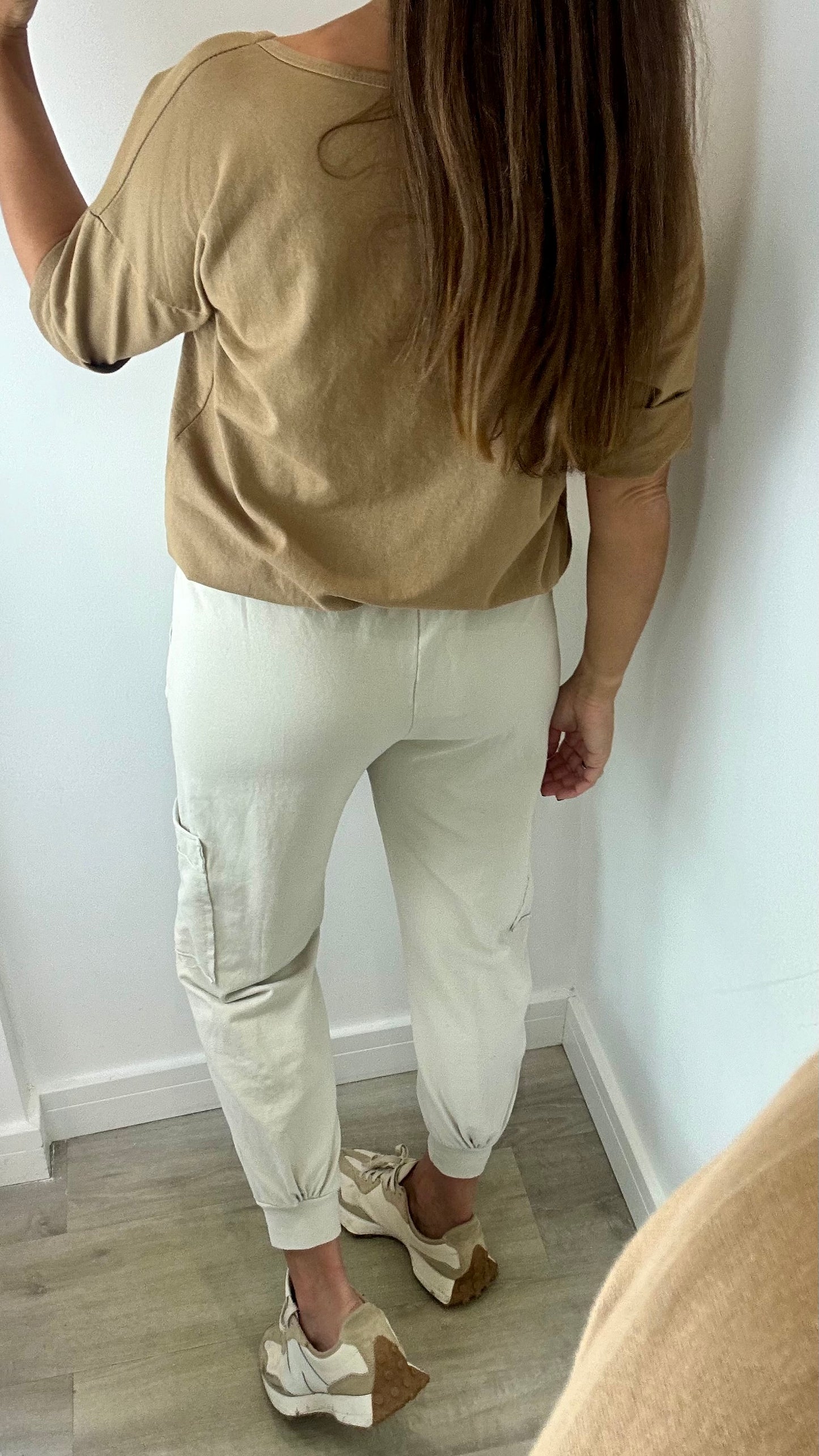 CAMEL ROLL SLEEVE SWEAT TOP
