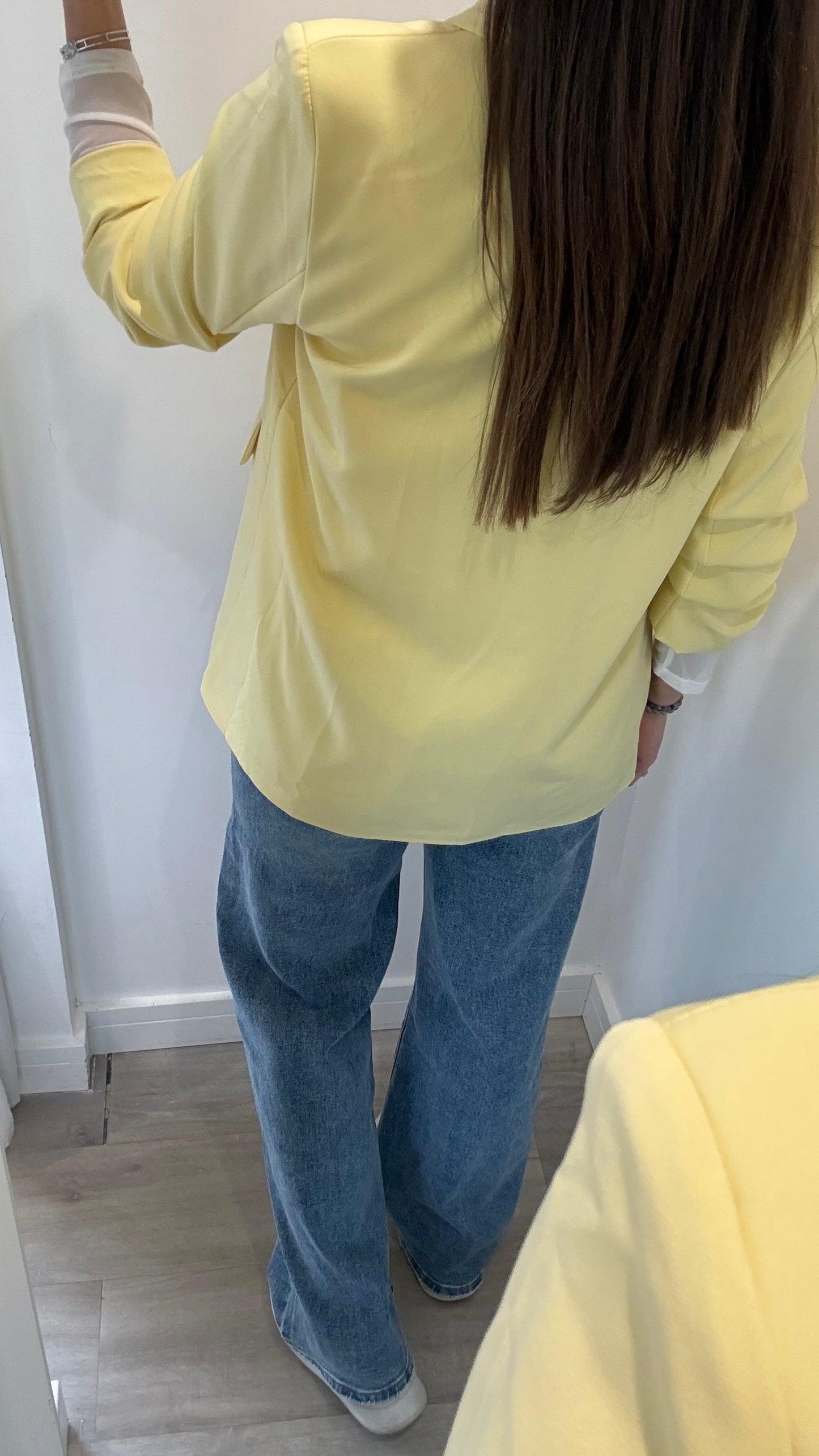 LEMON RUCHED SLEEVE BLAZER