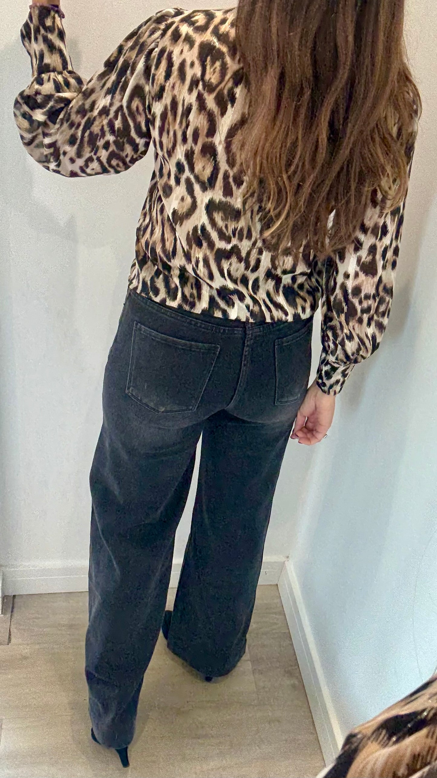 LEOPARD PUSSYBOW BLOUSE WITH SUBTLE LUREX