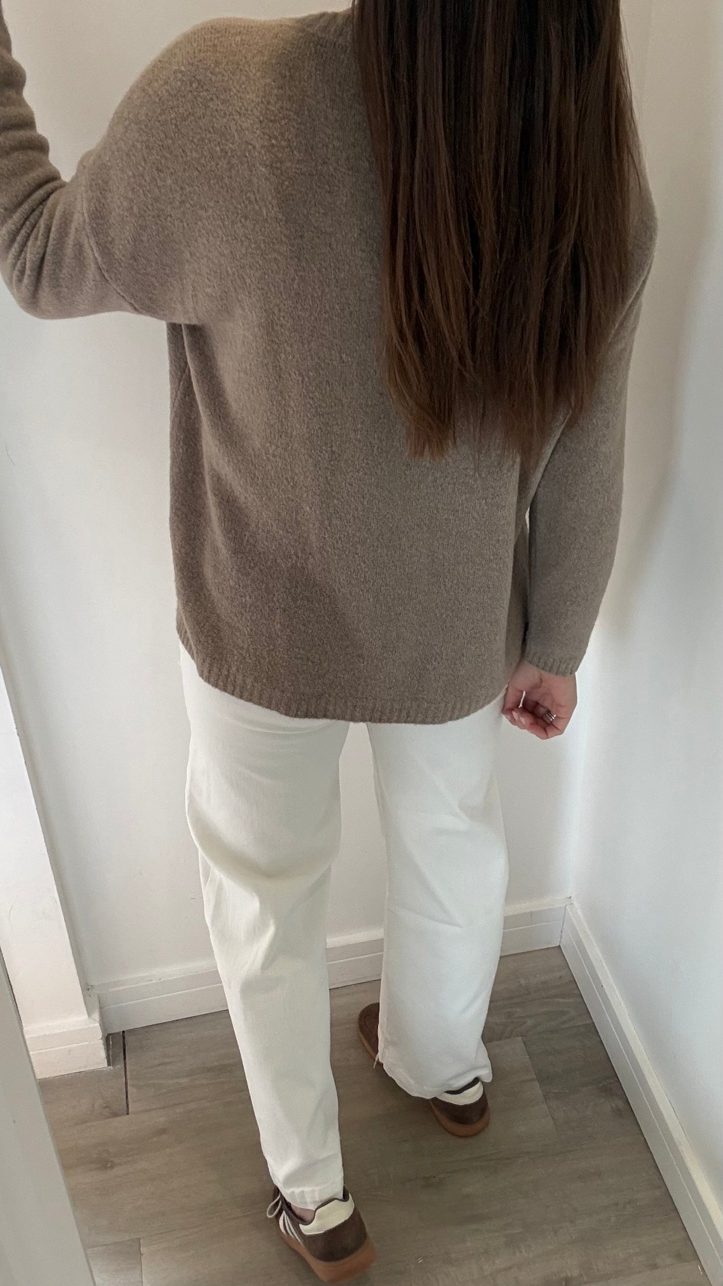 MOCHA LIGHTWEIGHT ROUND NECK KNIT