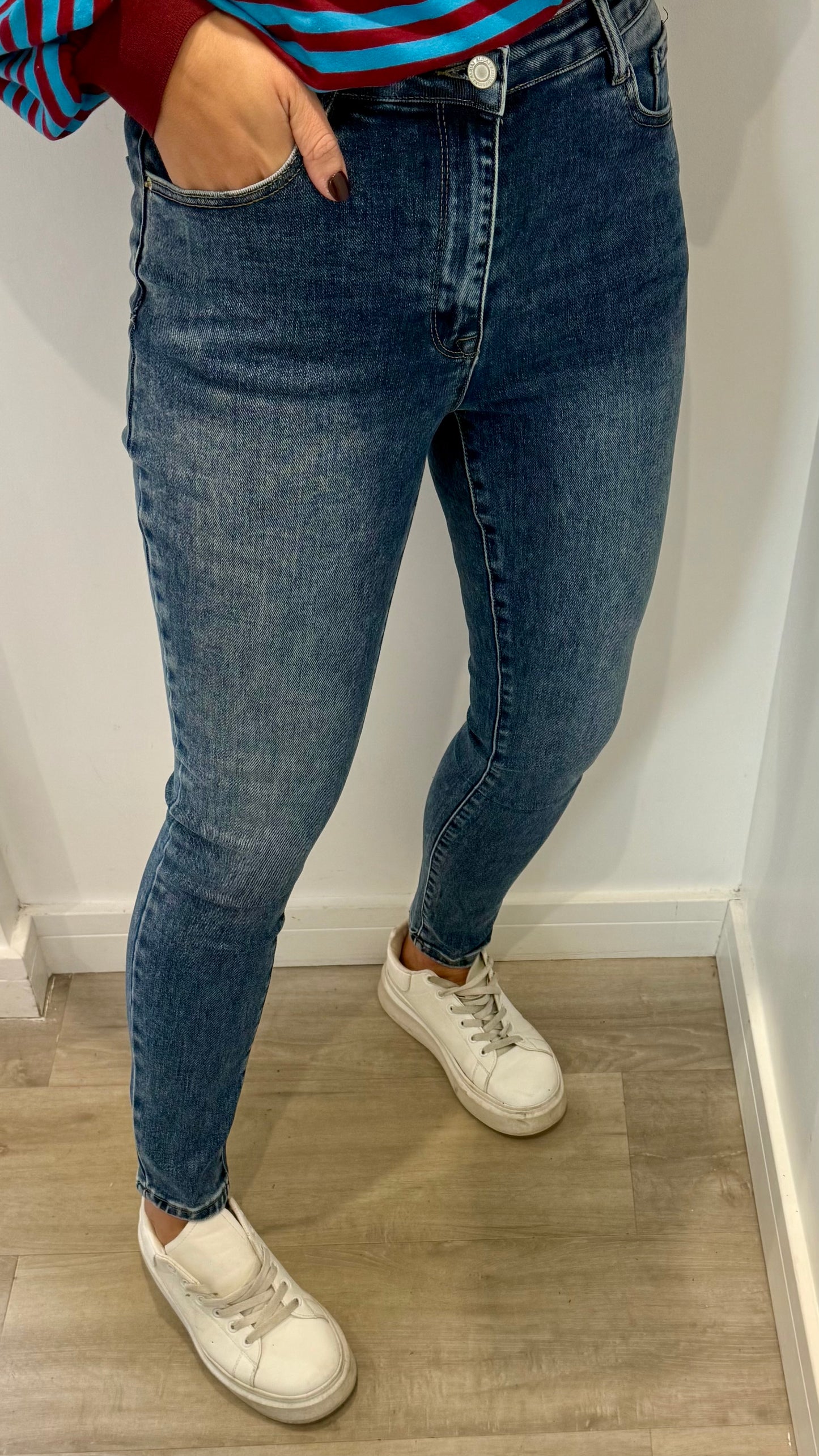SKINNY SUPER STRETCH JEANS