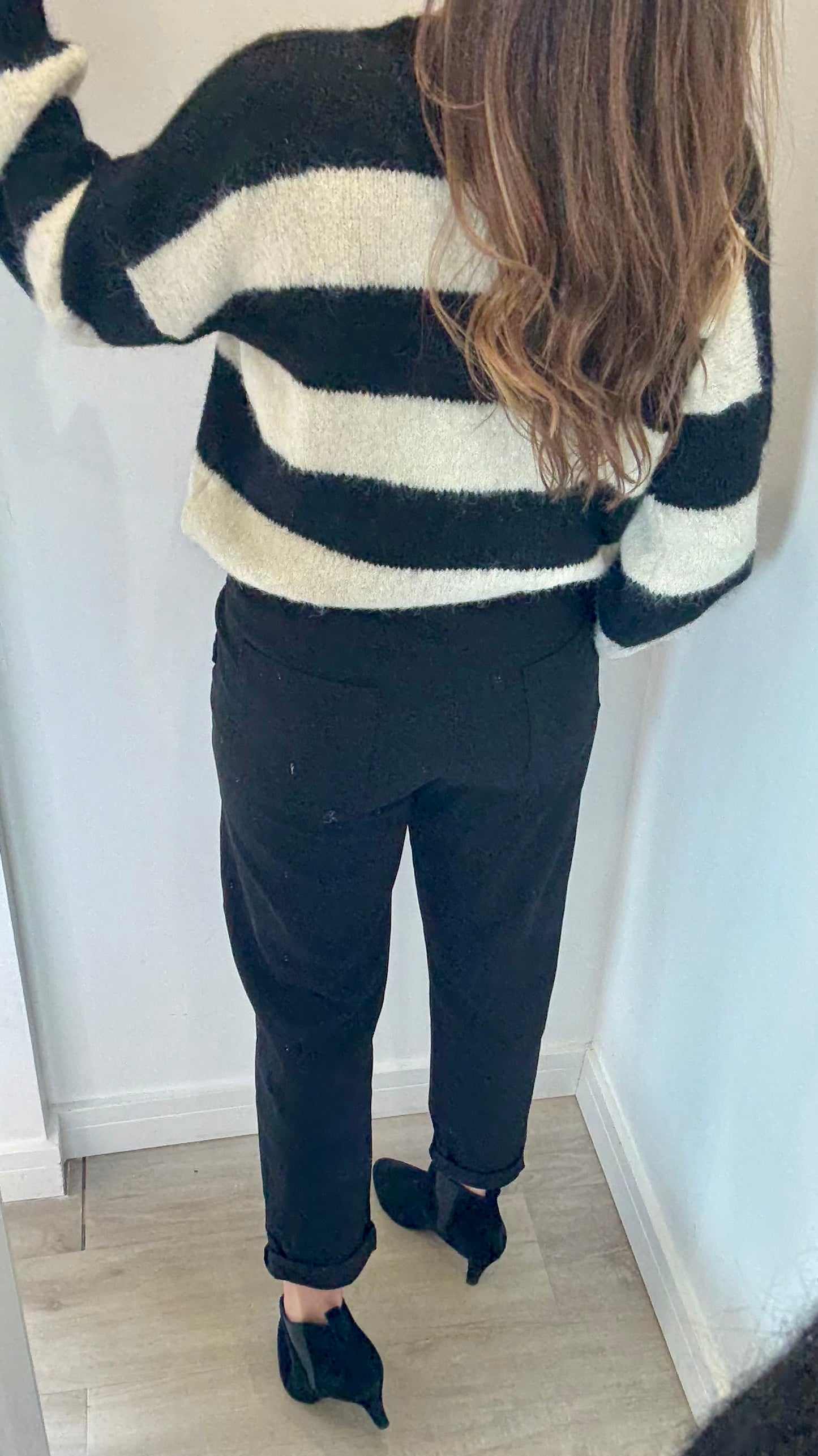 BLACK CHINO MAGIC PANT WITH FRILL POCKET