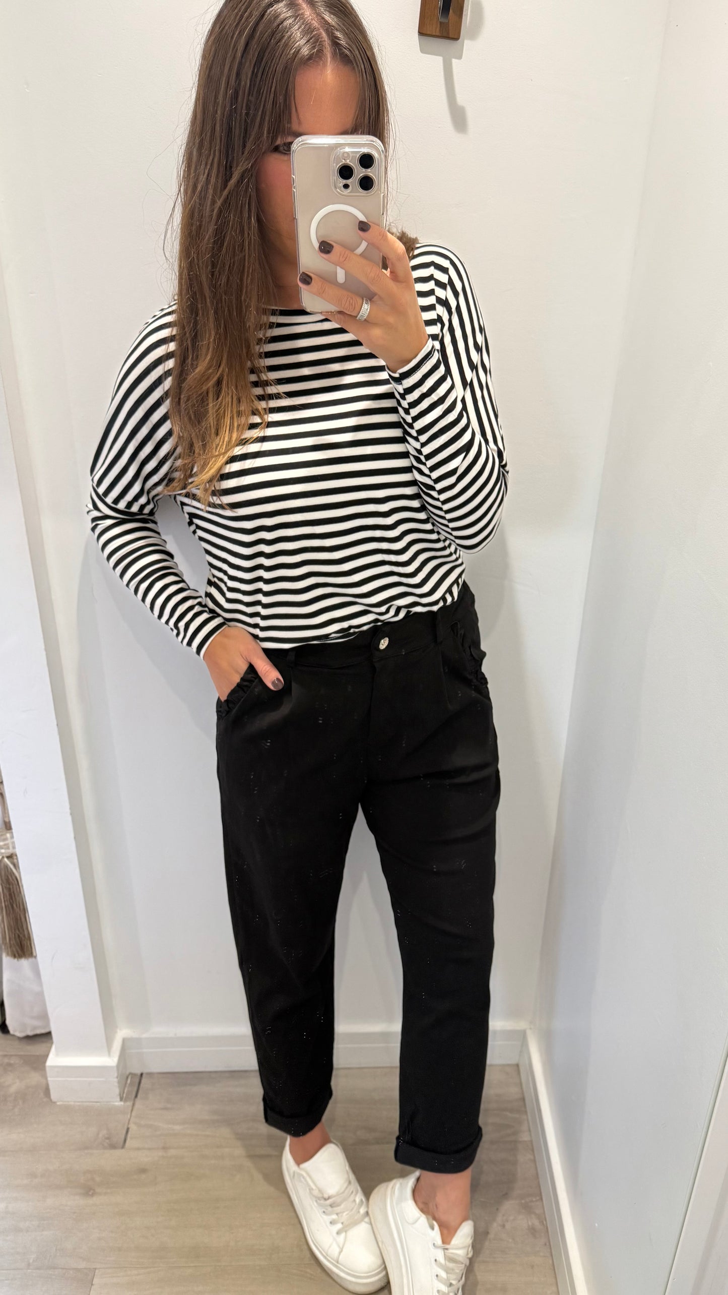 BLACK CHINO MAGIC PANT WITH FRILL POCKET
