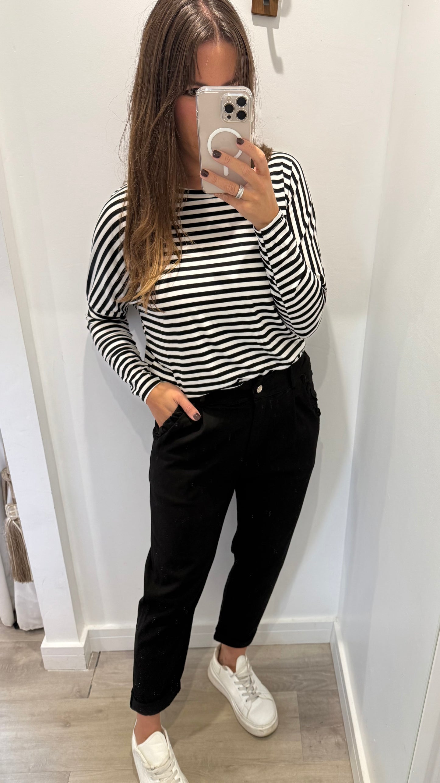 BLACK CHINO MAGIC PANT WITH FRILL POCKET