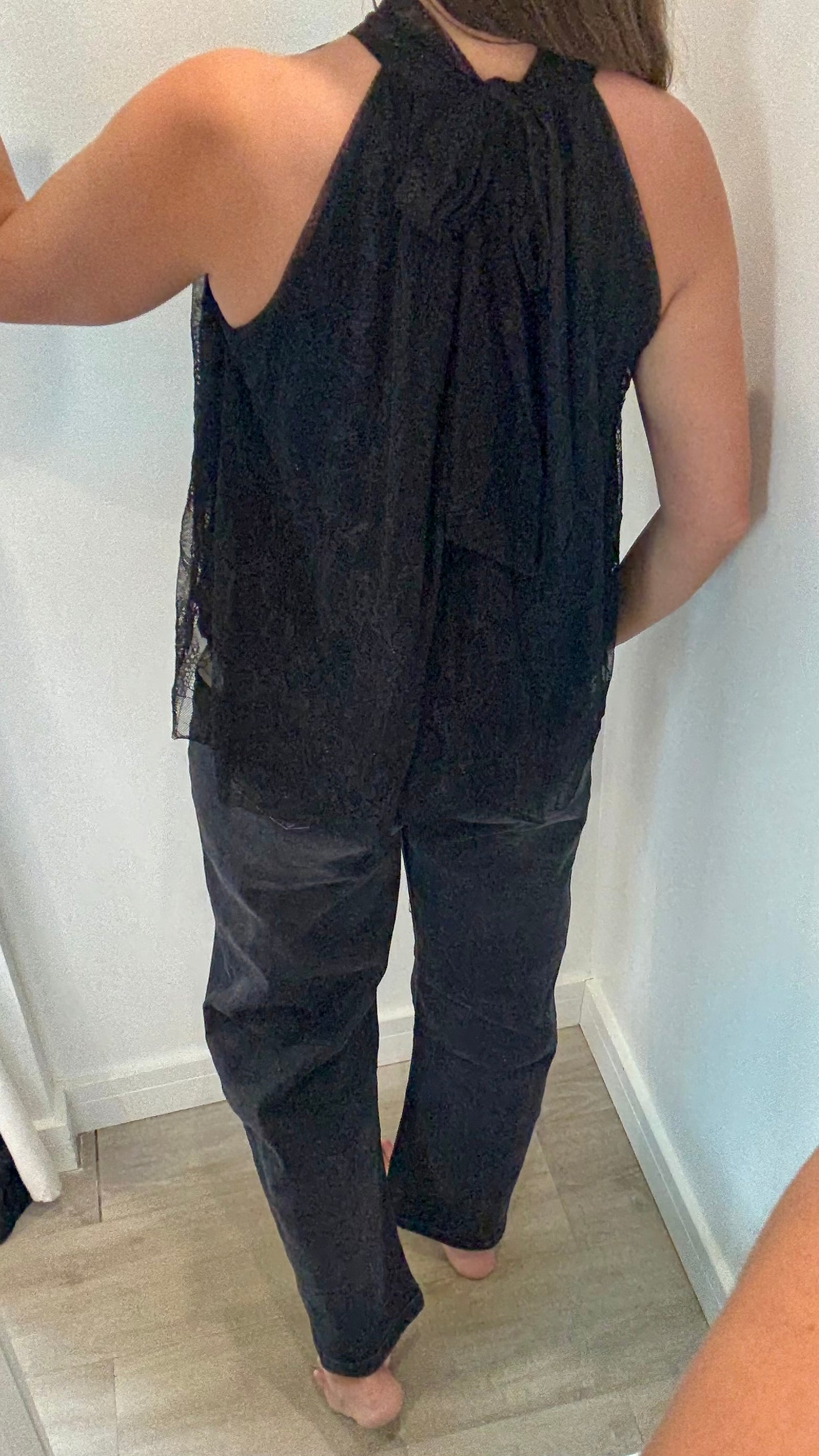 HALTERNECK LACE RUFFLE TOP