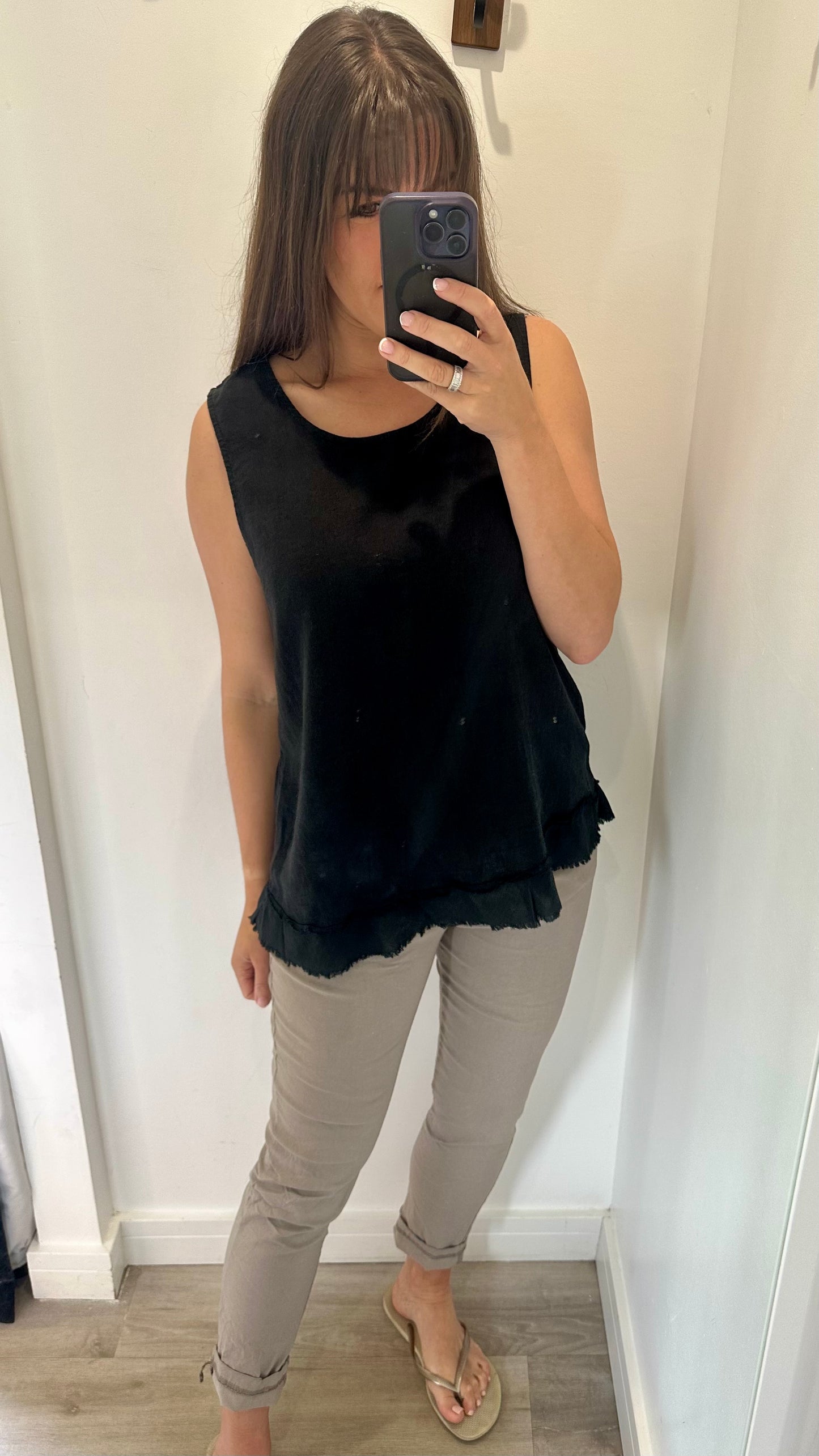 BLACK SLEEVELESS LINEN MIX TOP