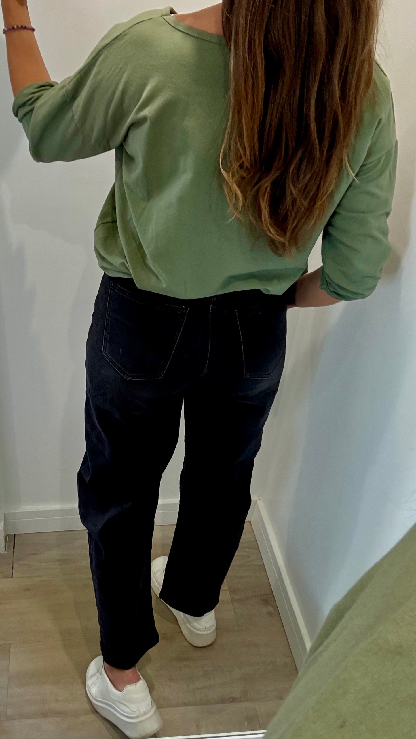 BLACK BALLOON BARREL-LEG MOM JEANS