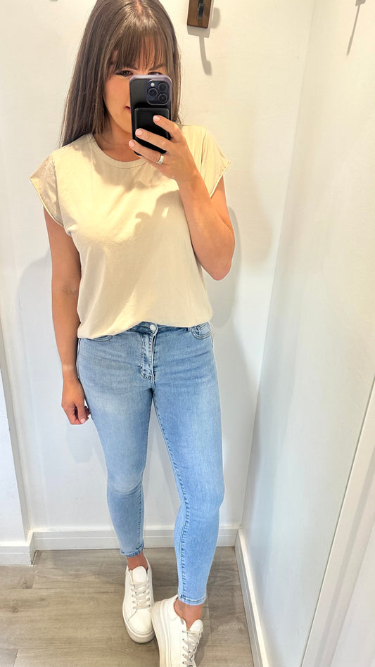 SAND CAP SLEEVE TEE