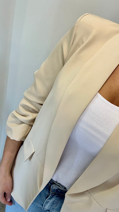NUDE RUCHED SLEEVE BLAZER