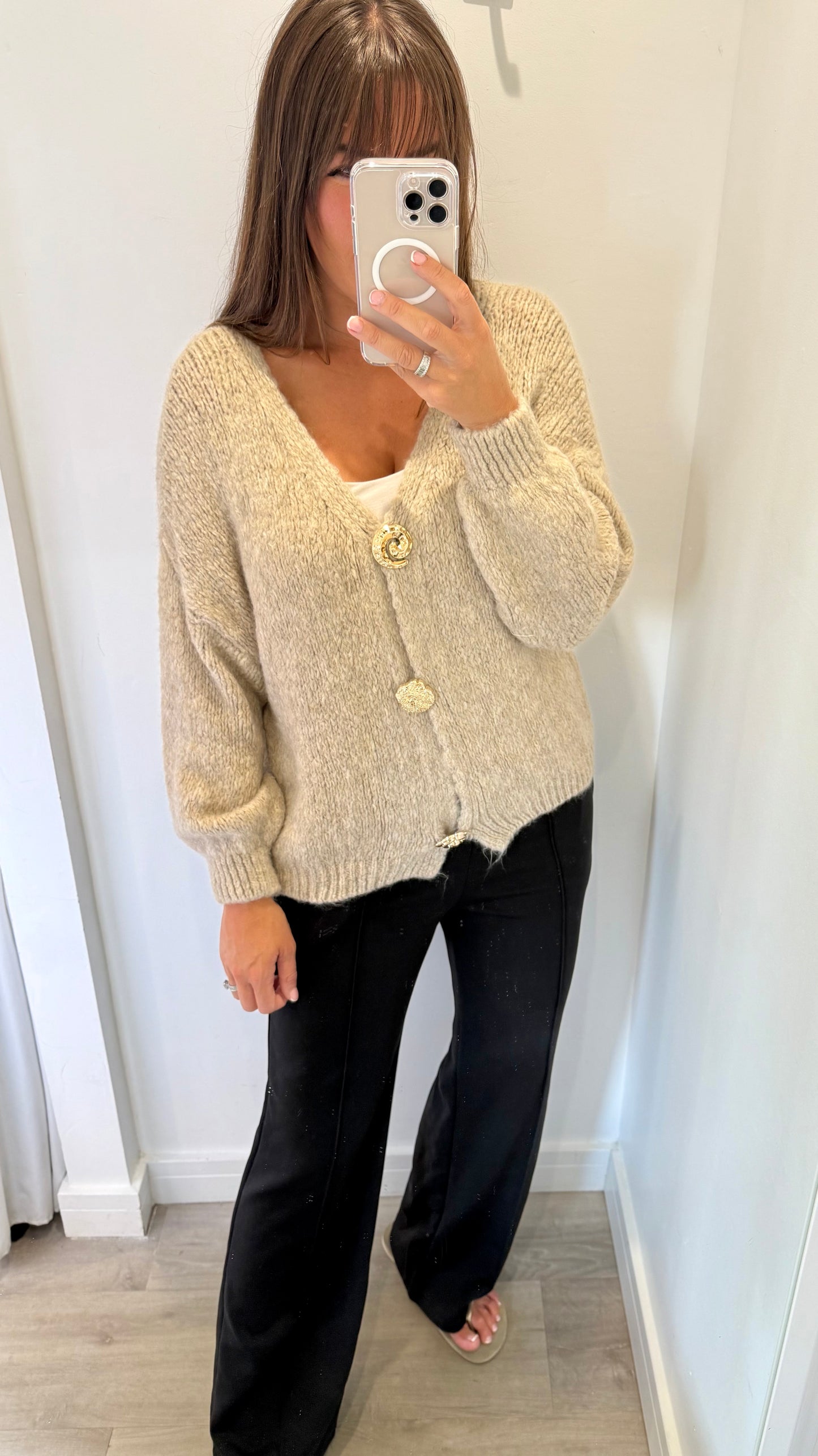 LATTE MULTI-DETAIL GOLD BROACH CARDIGAN
