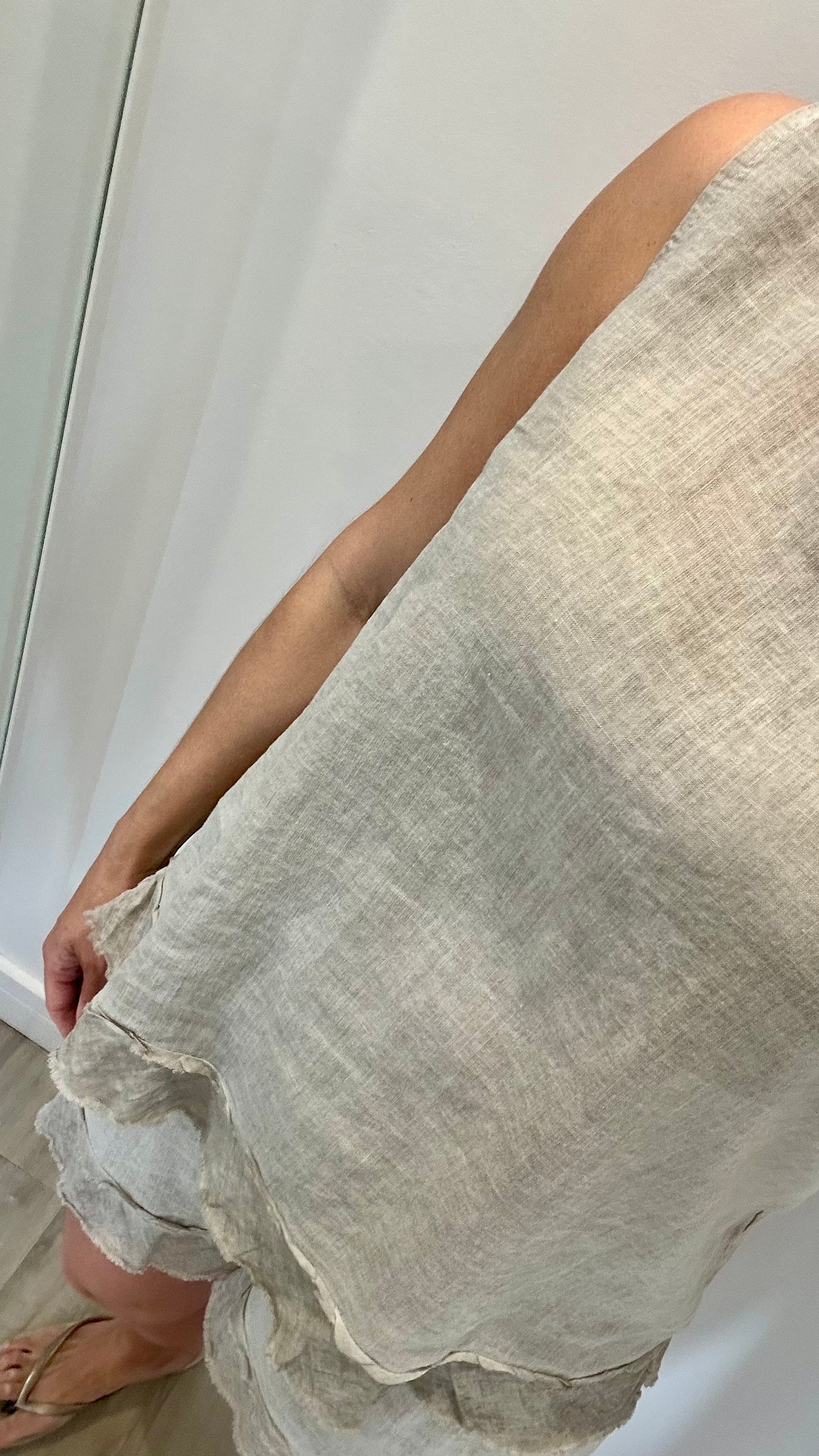 SAND SLEEVELESS LINEN MIX TOP