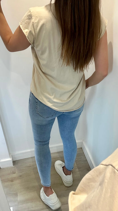 SAND CAP SLEEVE TEE