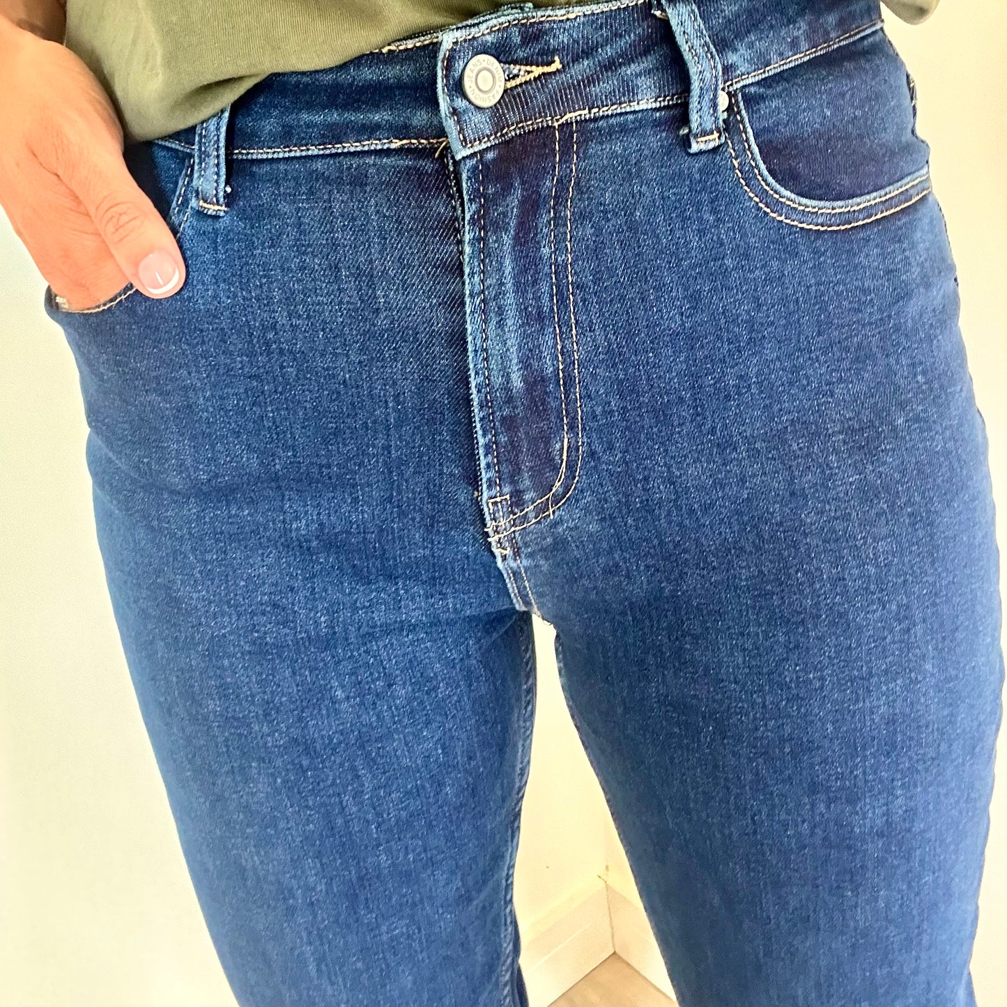 DARK DENIM MOM STYLE JEANS