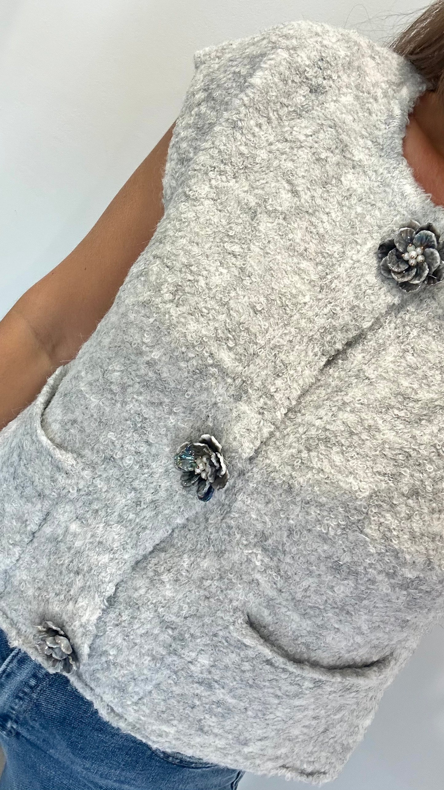 CAP SLEEVE BOUCLE-STYLE WAISTCOAT TOP WITH FLOWER BUTTONS