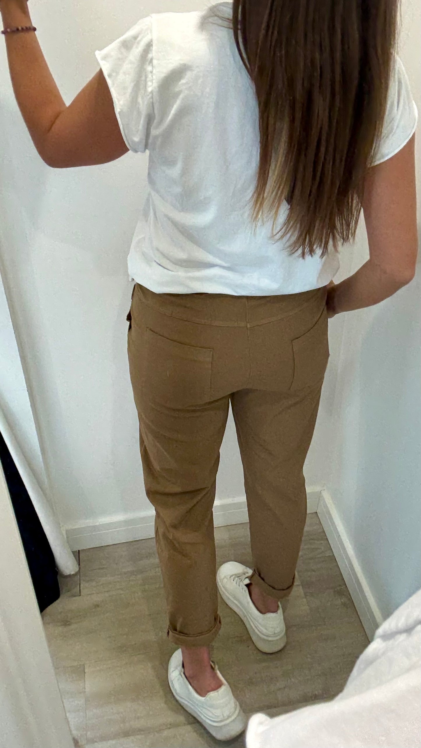 CAMEL CHINO MAGIC PANT WITH FRILL POCKET