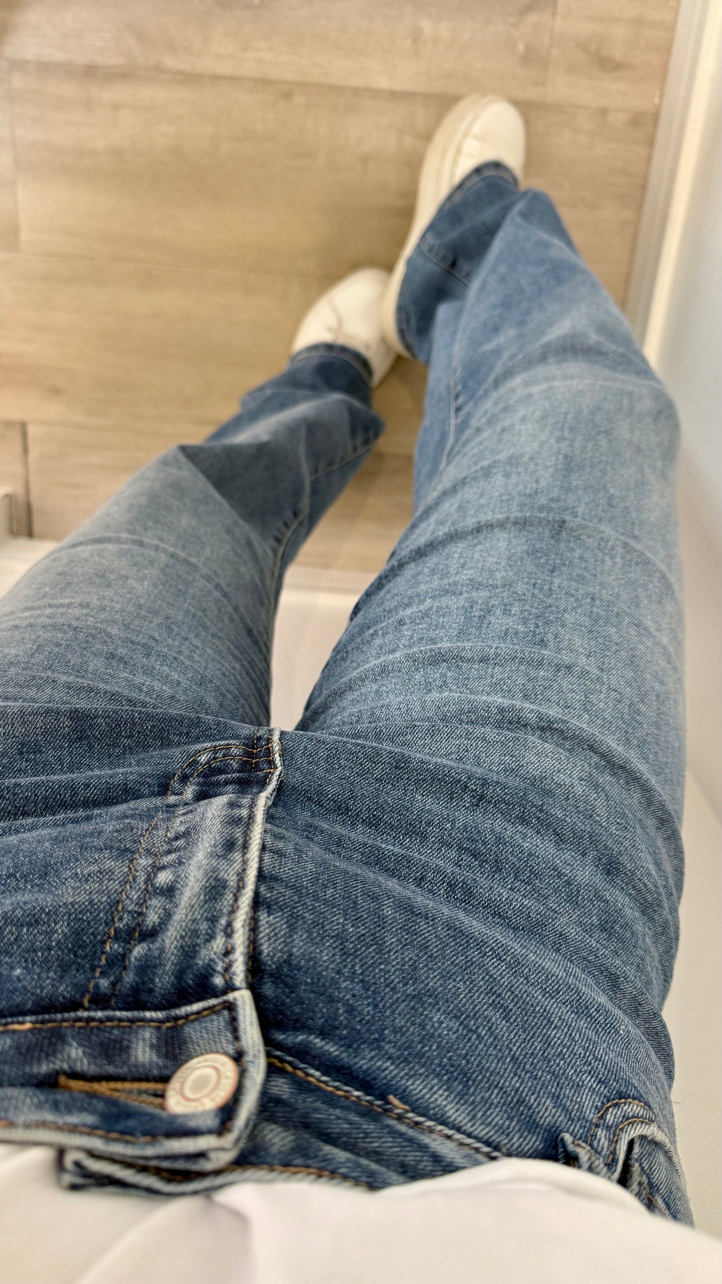 MID WASH DAD FIT JEANS - LONGER LENGTH WITH STRETCH