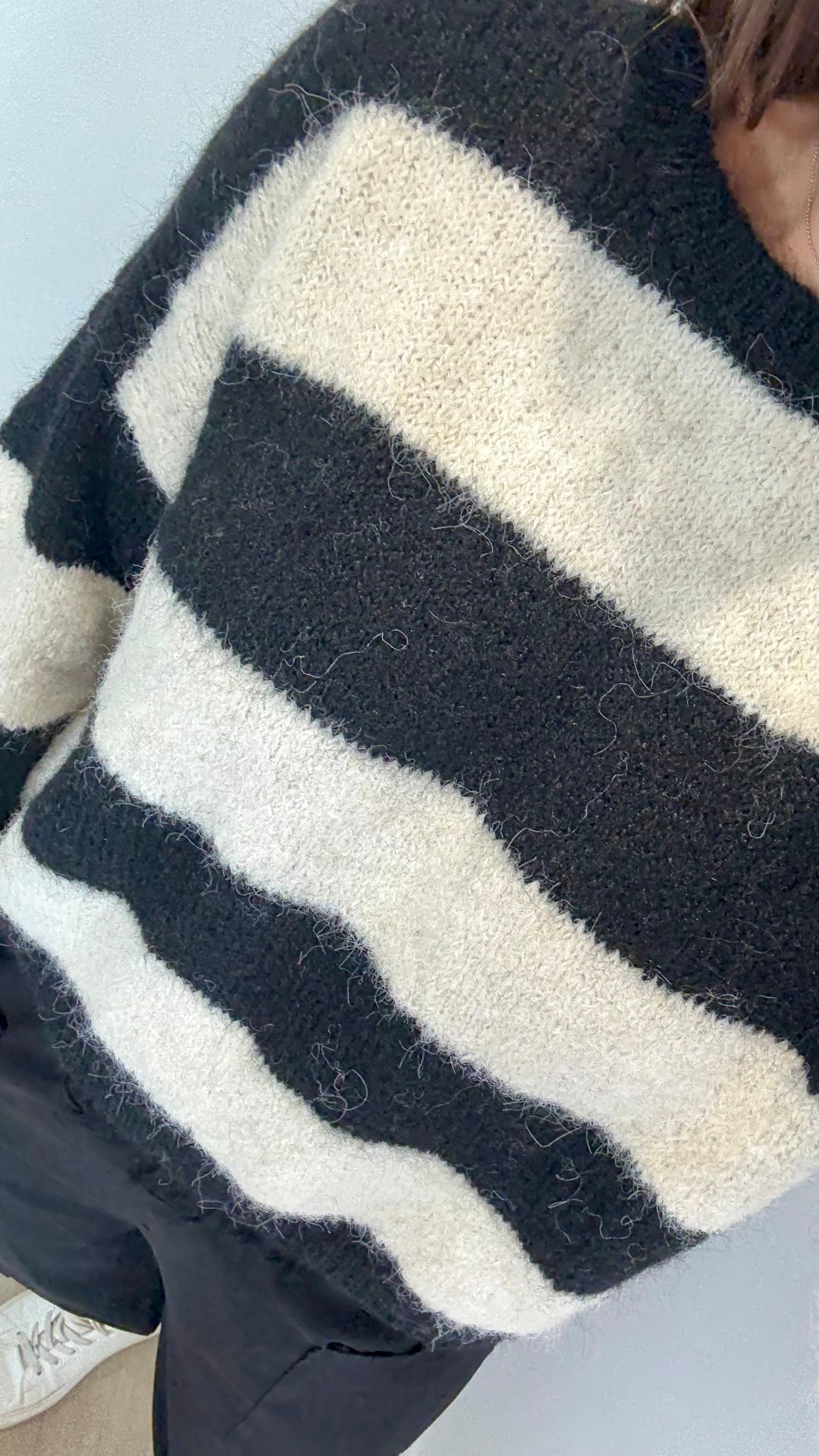 BLACK AND WHITE STRIPE FLUFFY JUMPER