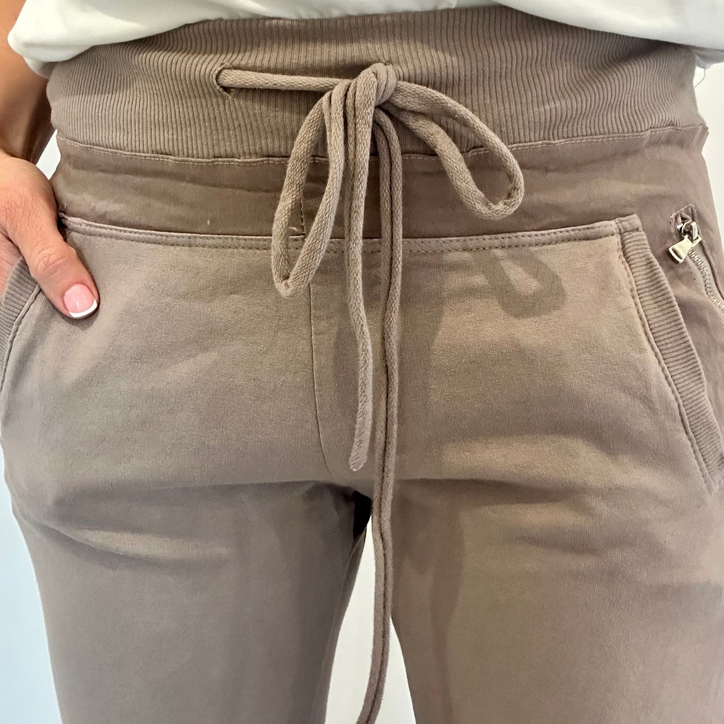 MOCHA ULTIMATE JOGGER