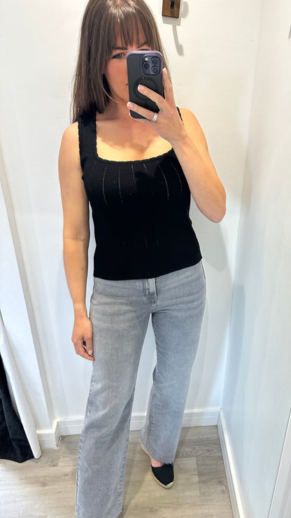 BLACK SCALLOP TRIM VEST TOP