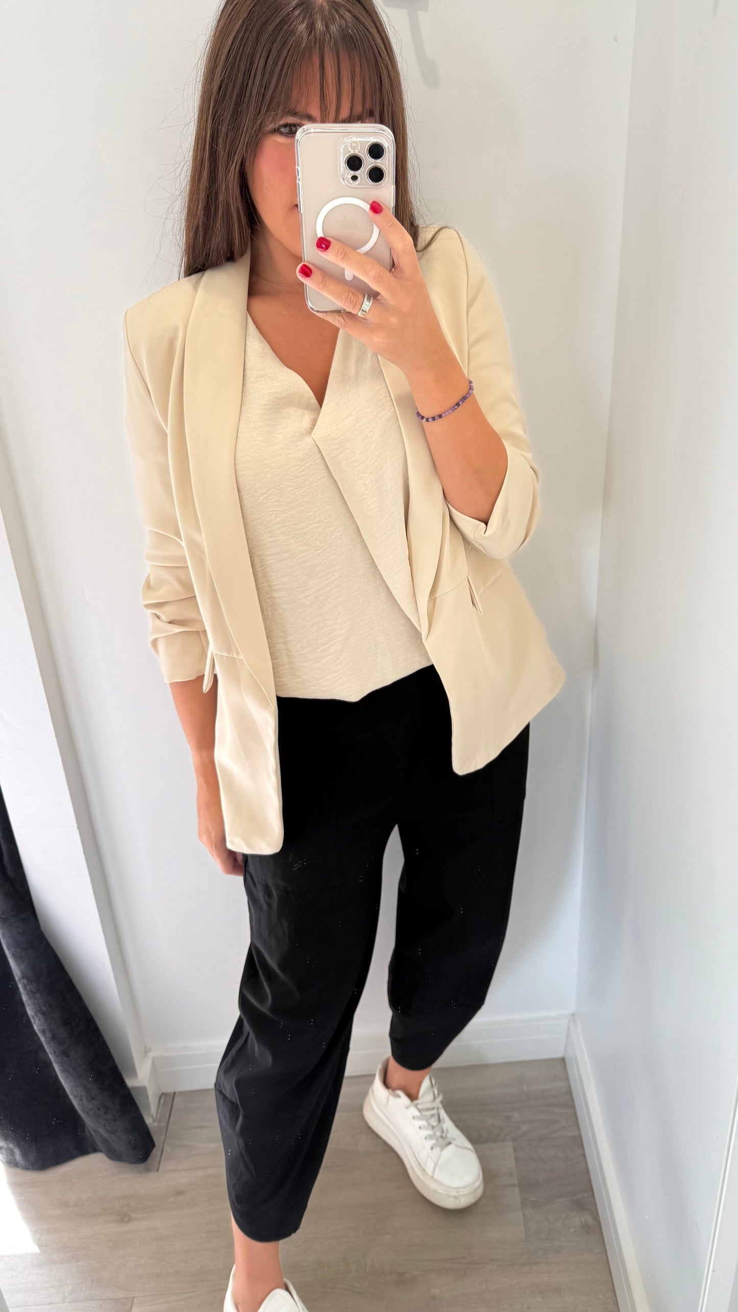 SAND V NECK SHORT SLEEVE TOP